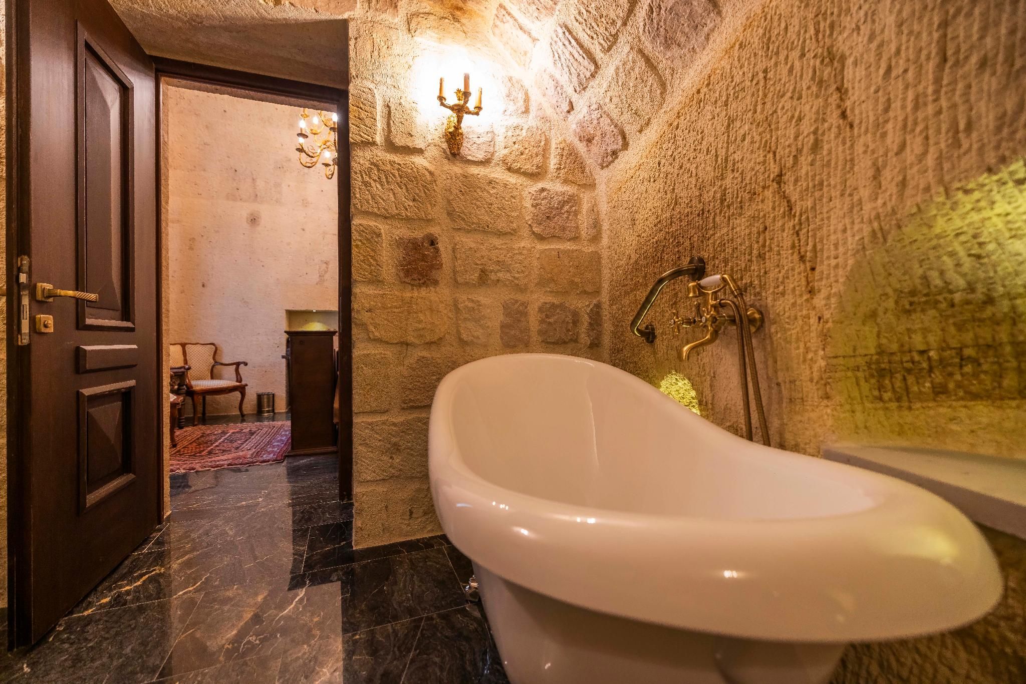 Deluxe Cave Suite, 1 Double Bed, Bathtub