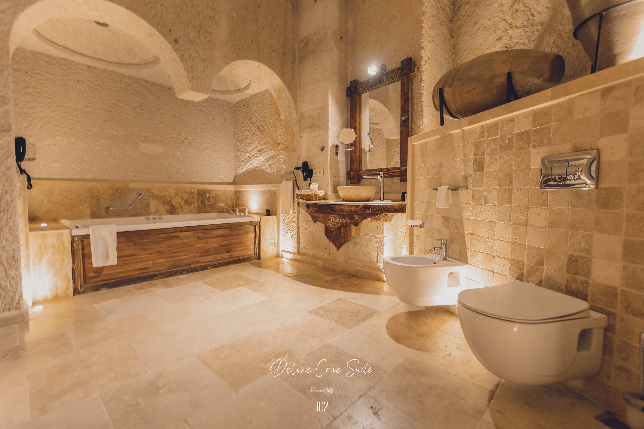 Deluxe Cave Room with Jacuzzi