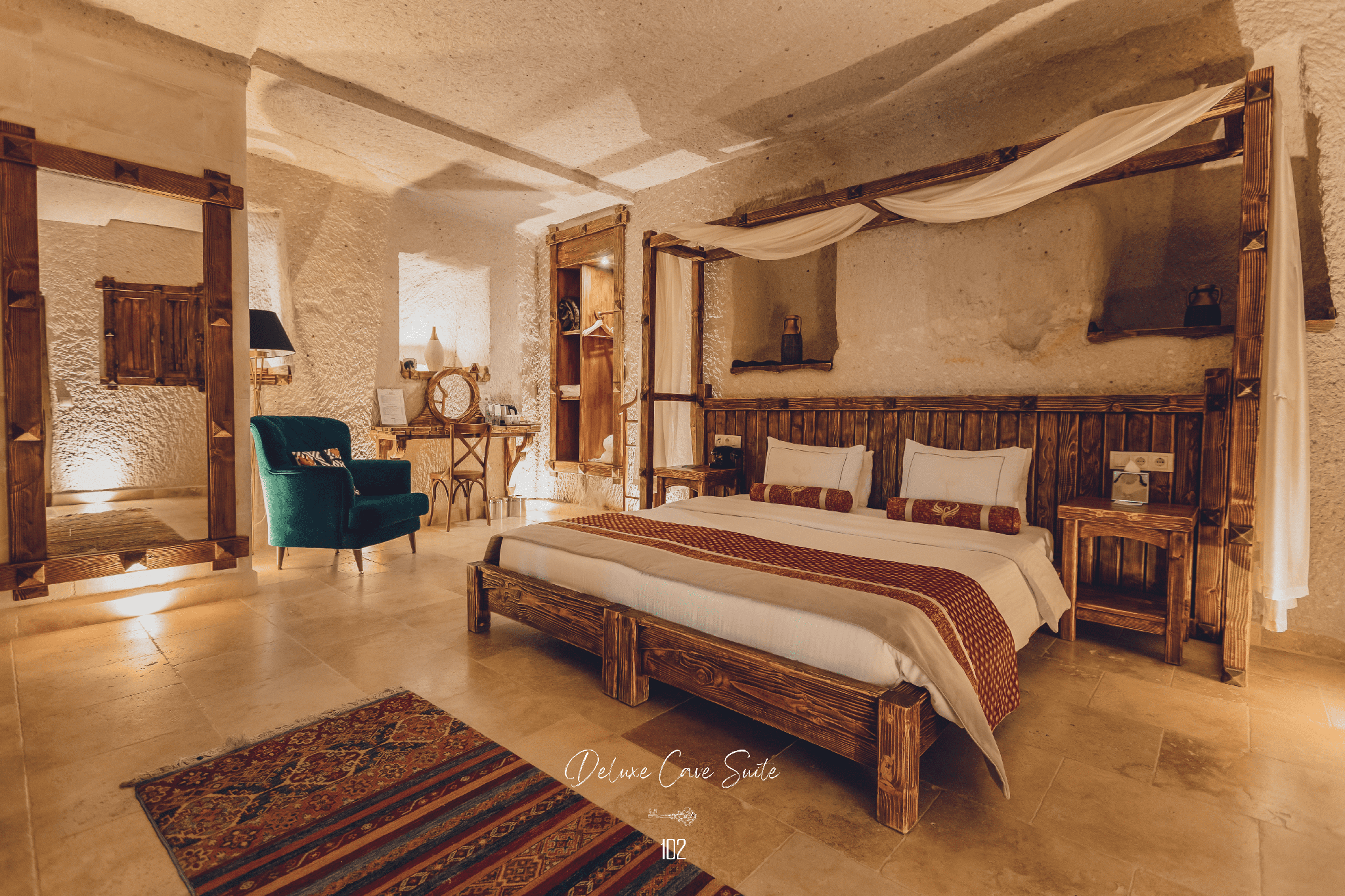 Deluxe Cave Room with Jacuzzi