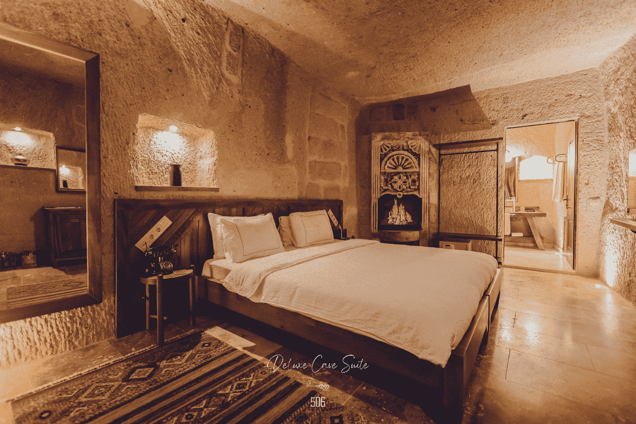 Deluxe Cave Suite with Fireplace