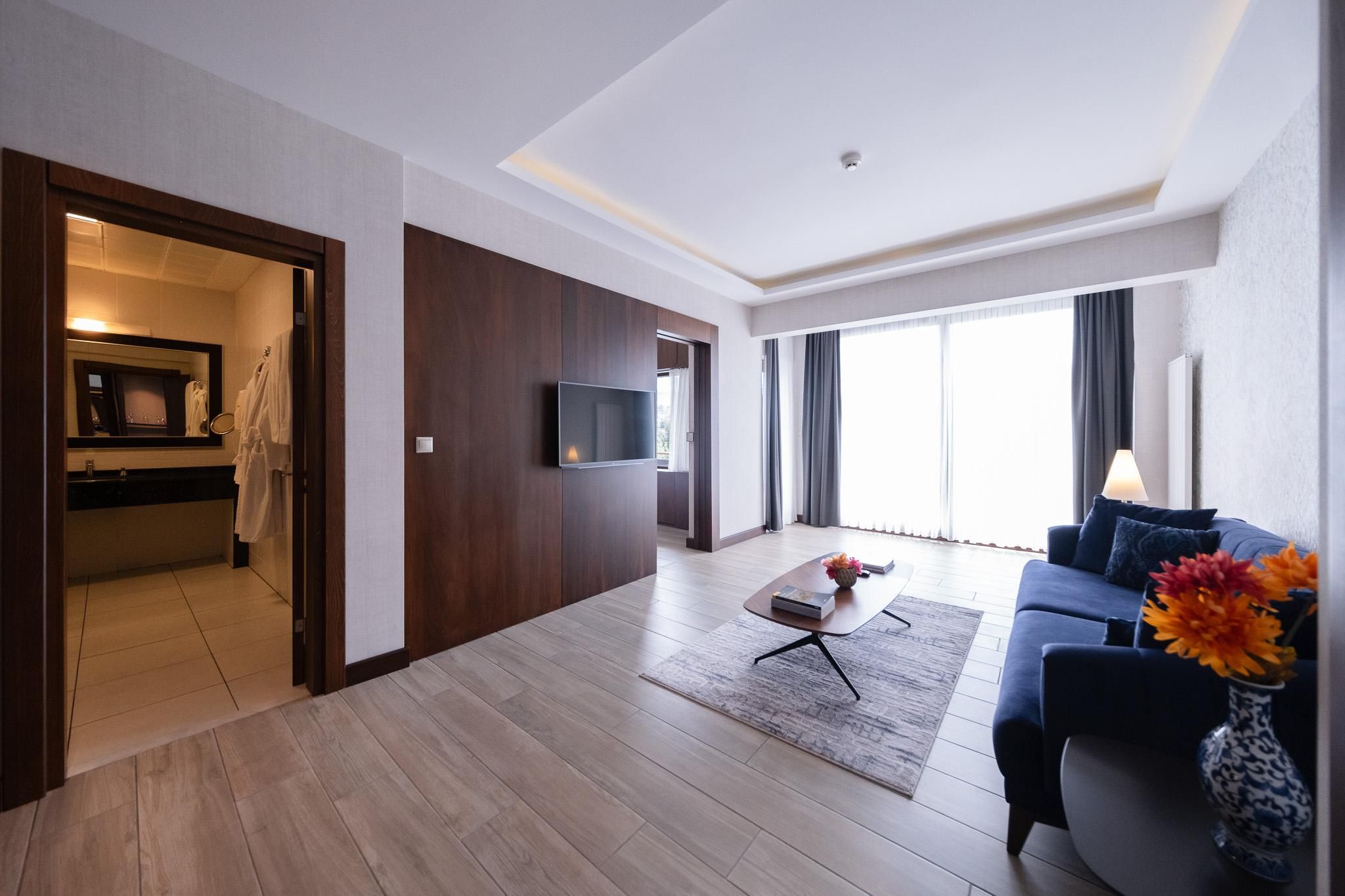 Iris Hotel & Spa Deluxe Suite 3