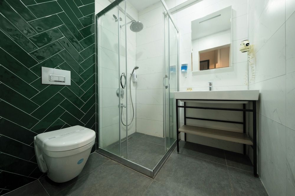 Polek Hotel Double or Twin Room 11