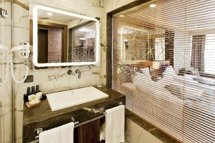 Artur Hotel Corner Room 3