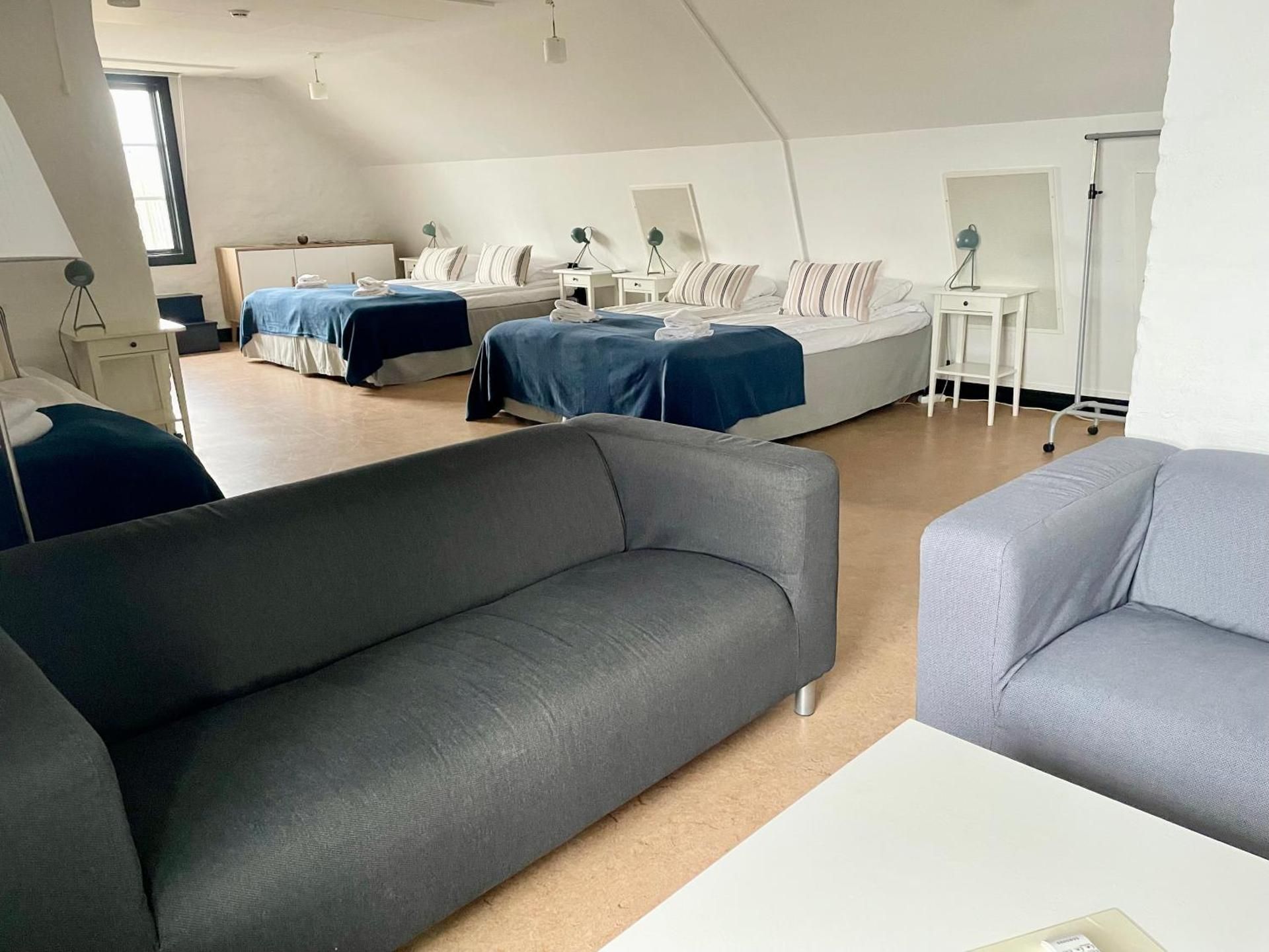 Fastningens Family Room with Shared Bathroom 2