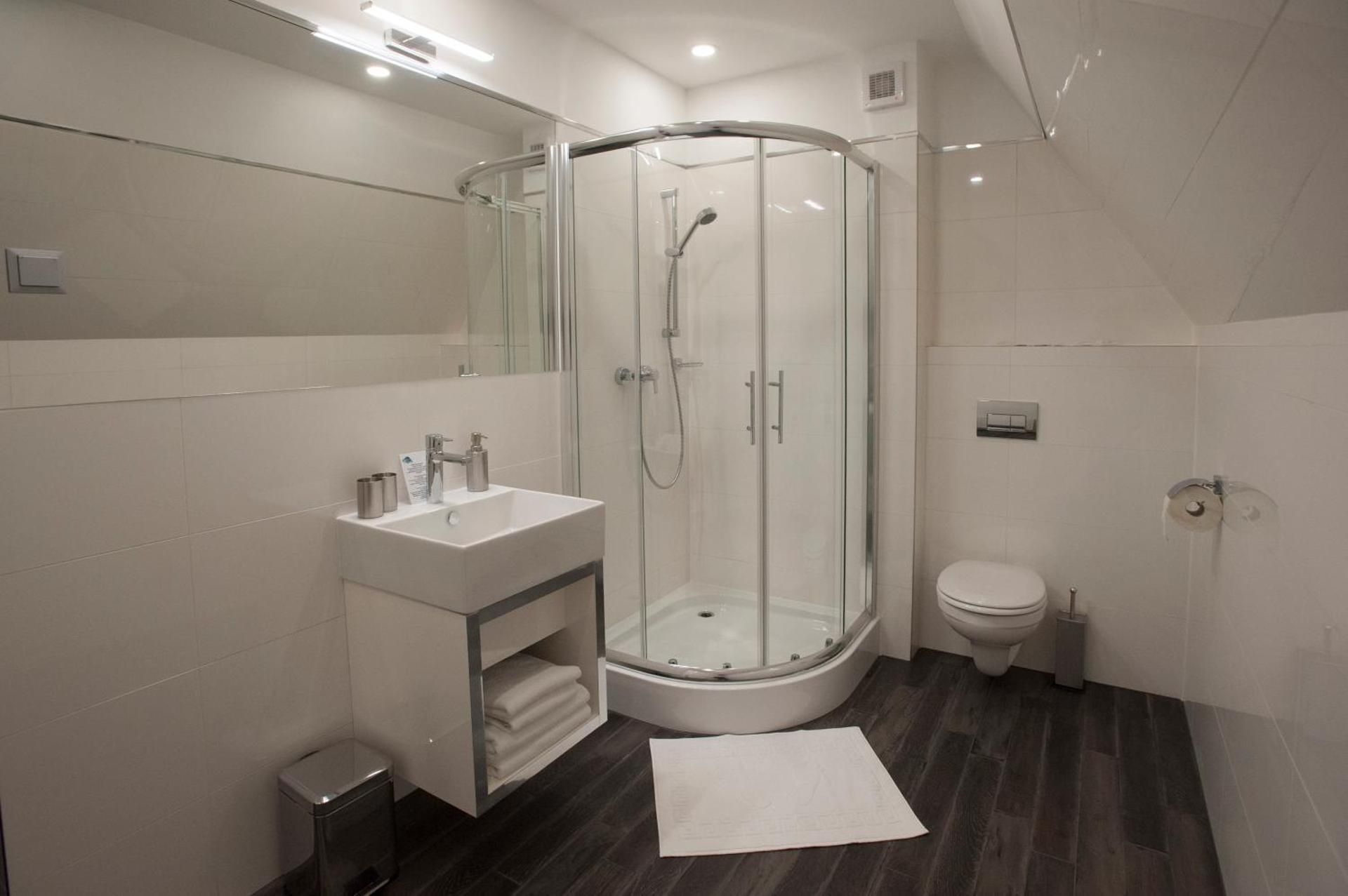 Triple Room with Shower