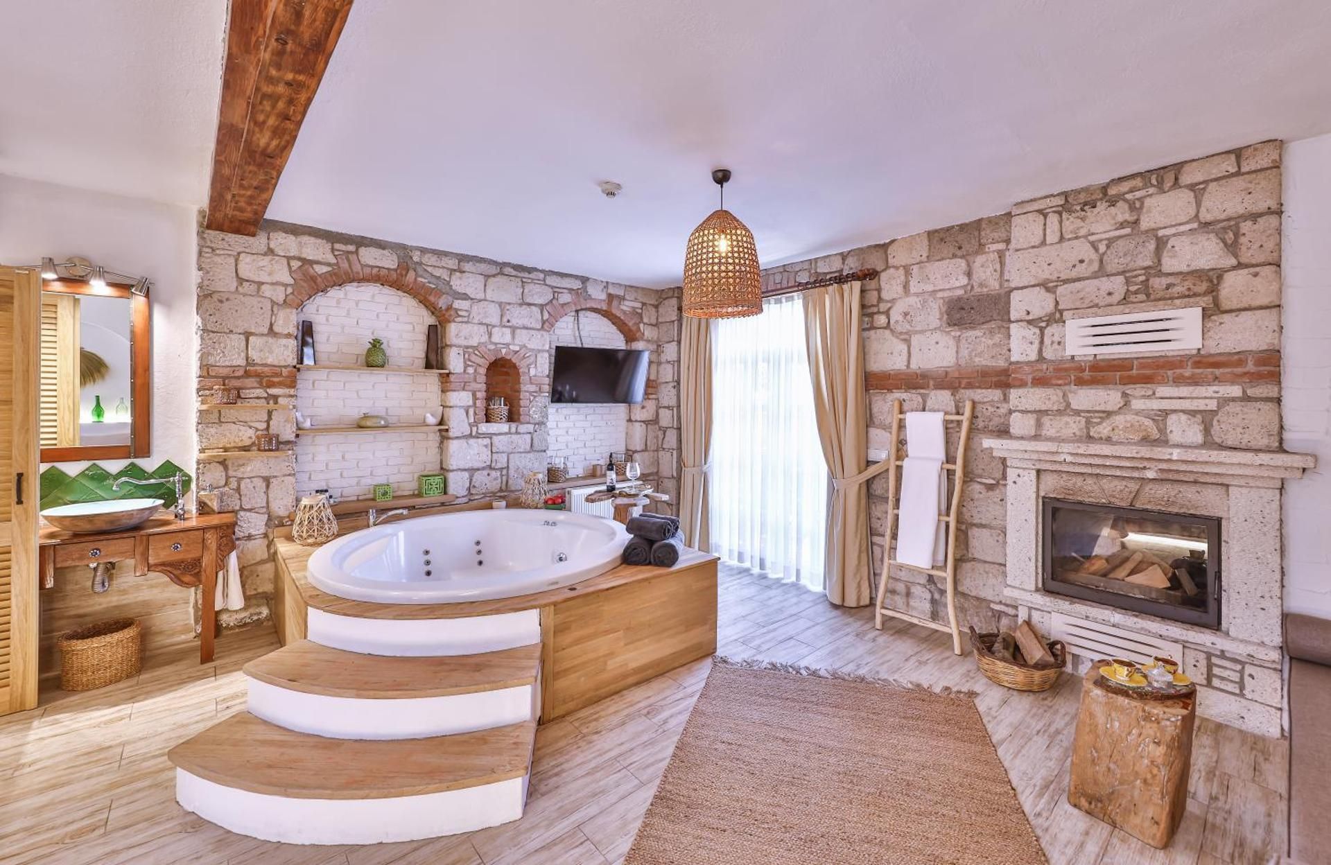 Suite with Spa Bath