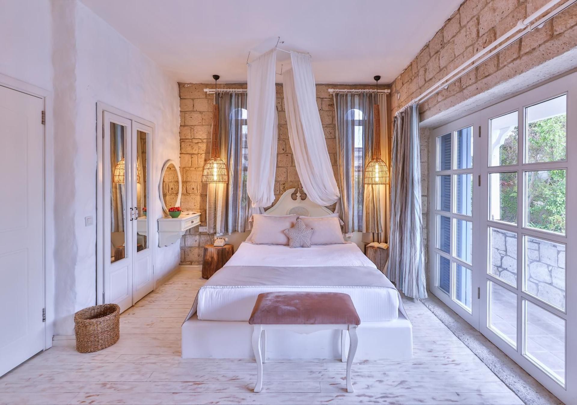 Deluxe Room with Fireplace