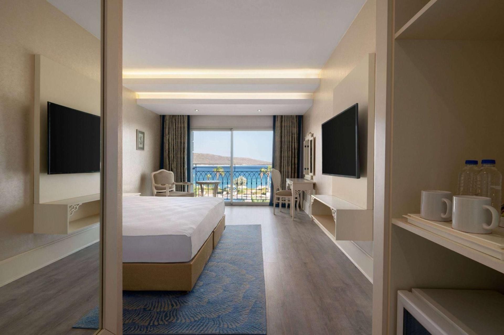 Standard Room, Sea View, 1 King Bed