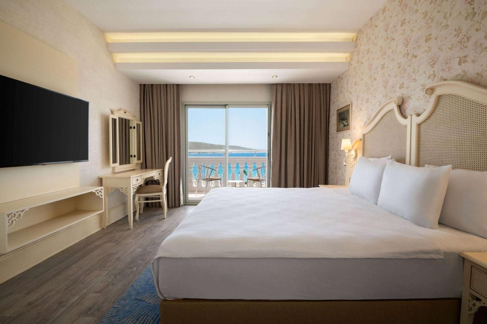Junior Suite, Sea View, 1 King Bed