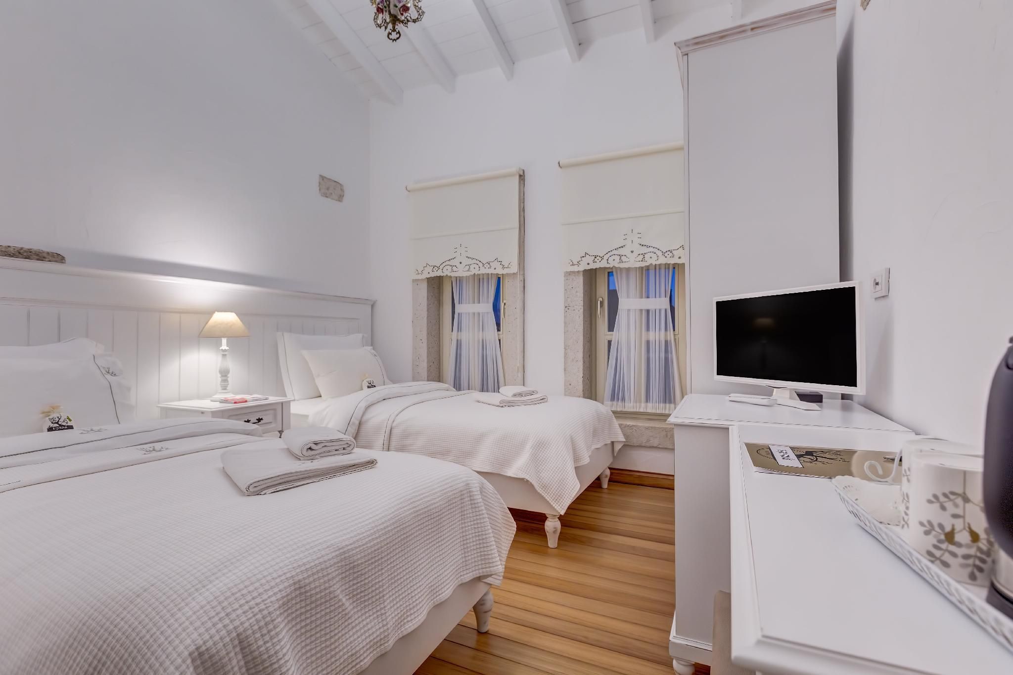 2nd Floor Twin Room