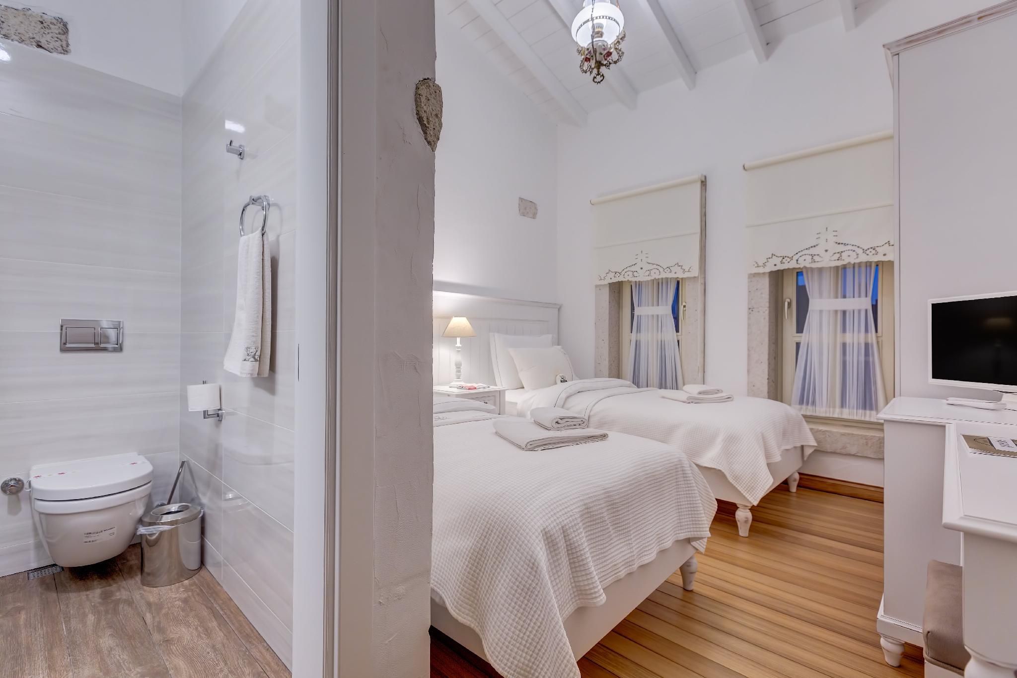 2nd Floor Twin Room