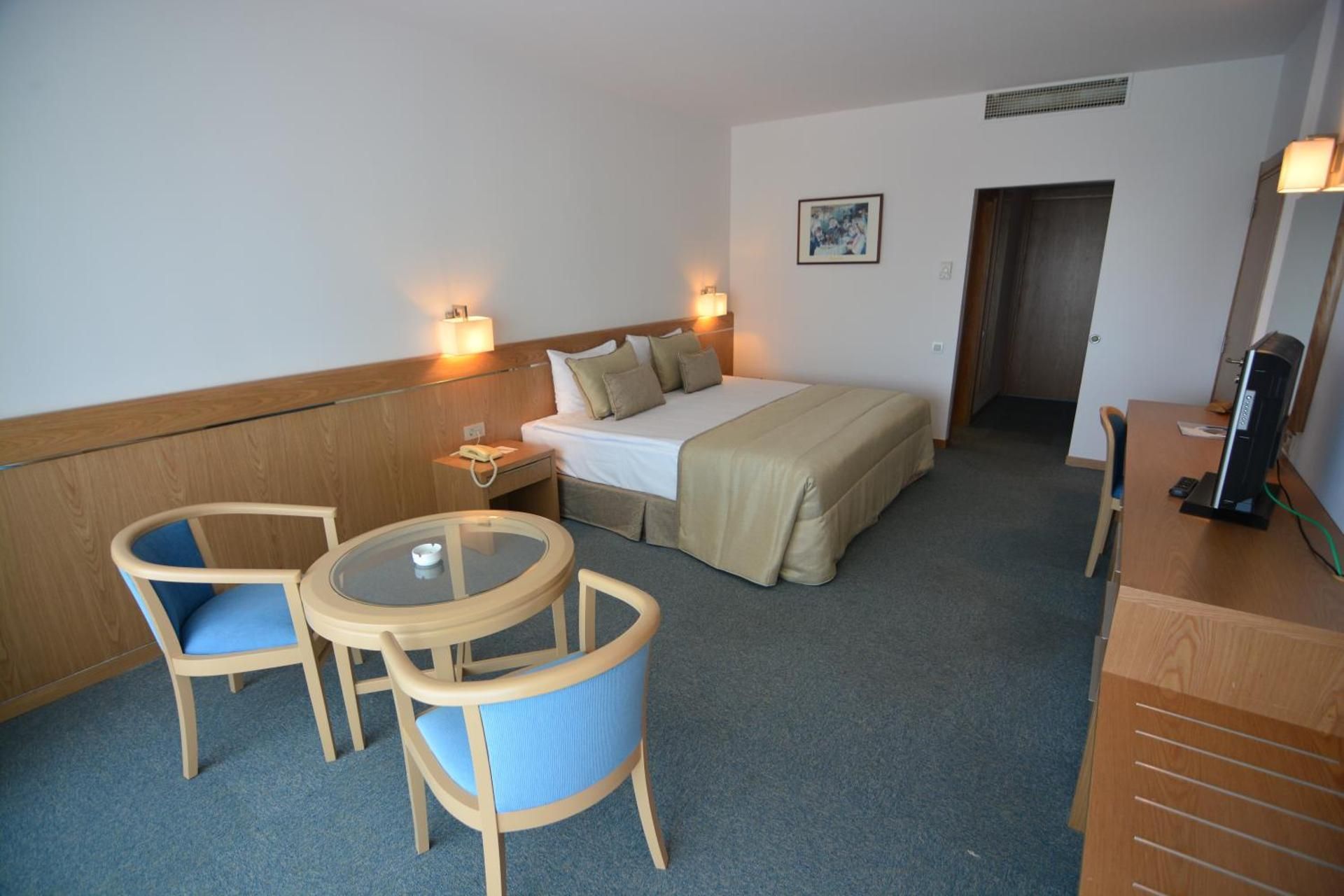 Double or Twin Room with Side Sea View
