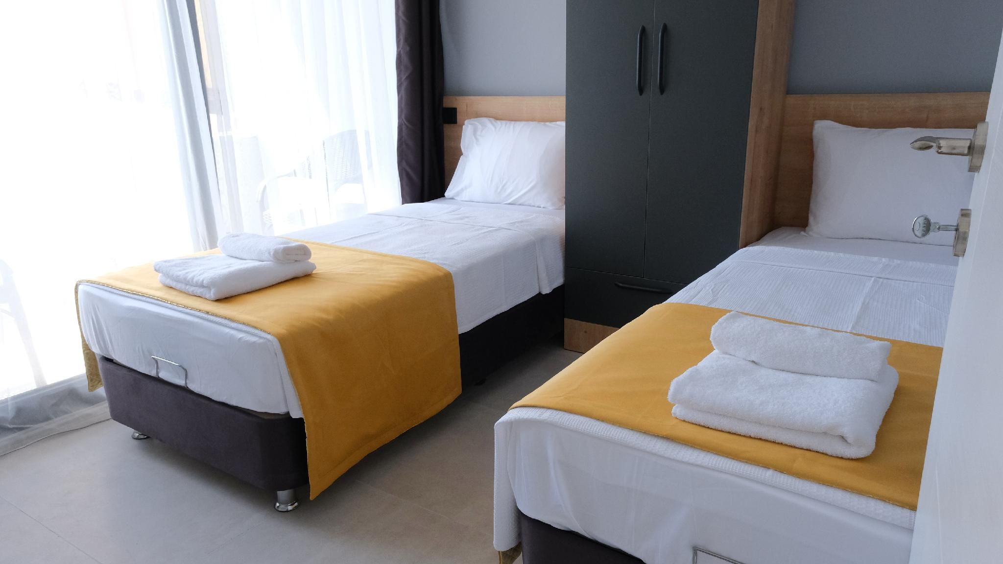Deluxe Studio Apartment