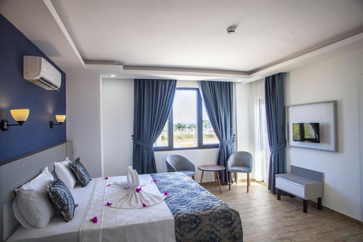 Double Room with Balcony and Sea View