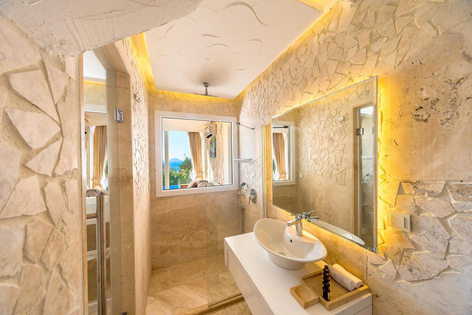 The Lofts-Private Pool Suites