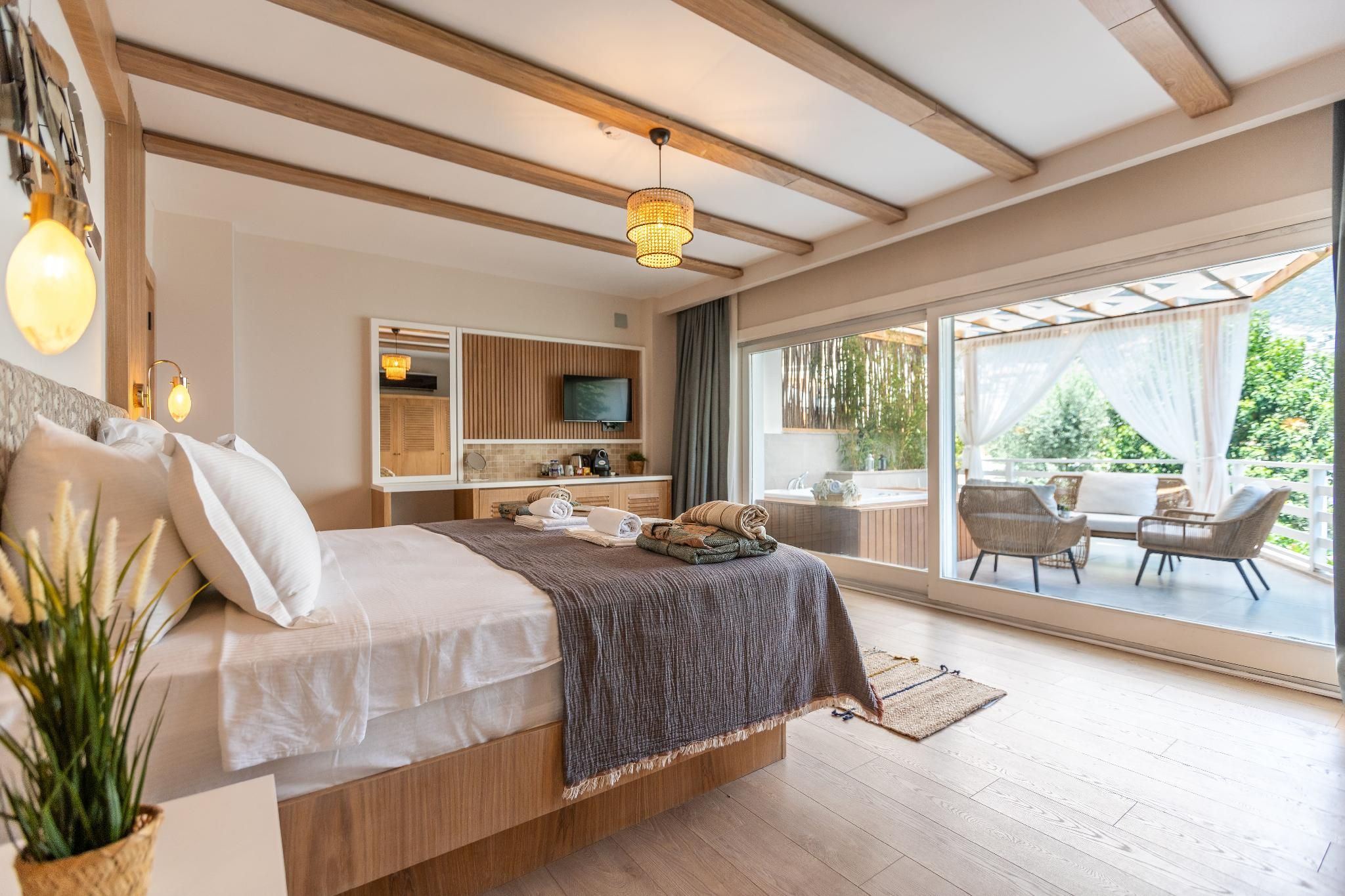 Deluxe Room with Jacuzzi