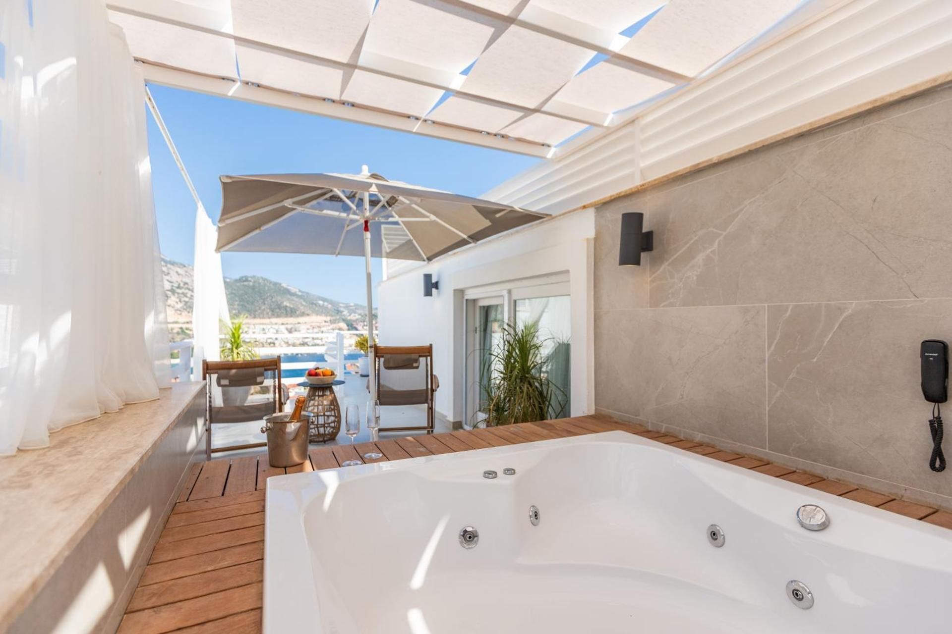 Suite with Hot Tub