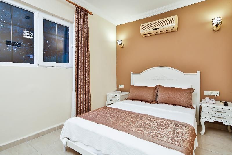 Economy Room
