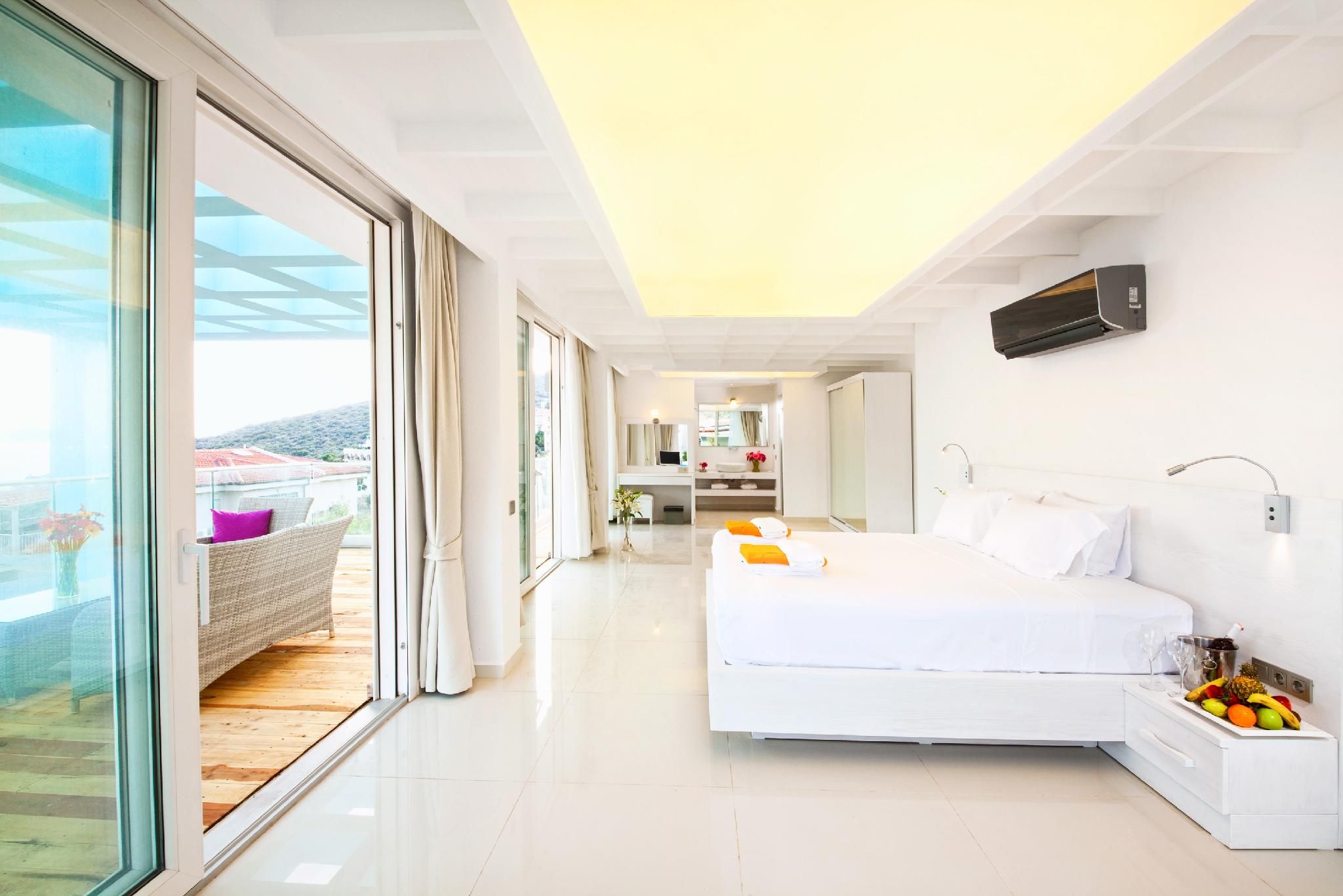 Suite Pool