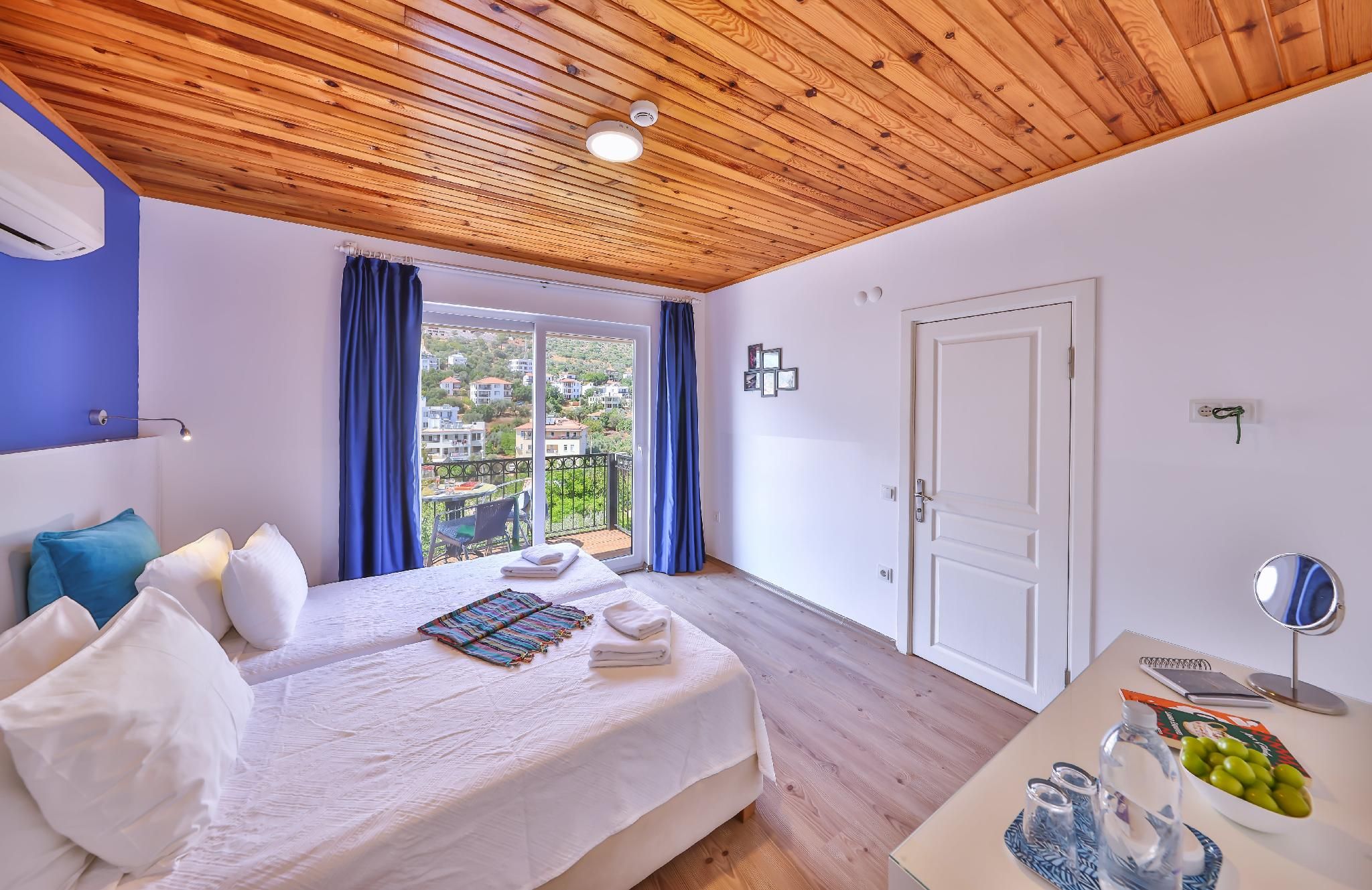 Twin Room With Side Seaview