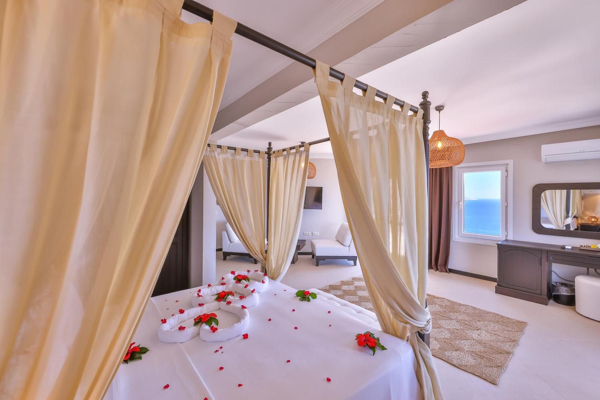 King Suite with Sea View