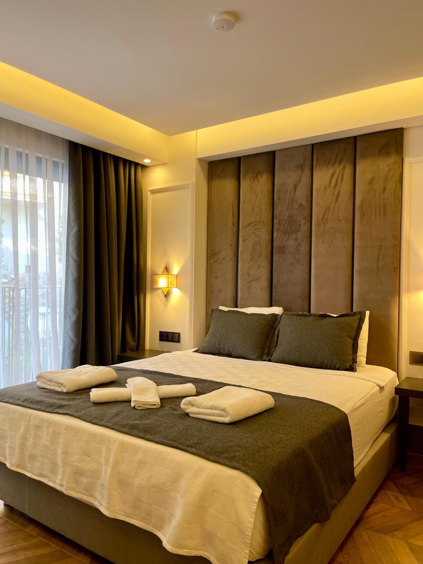 Mountain View Room