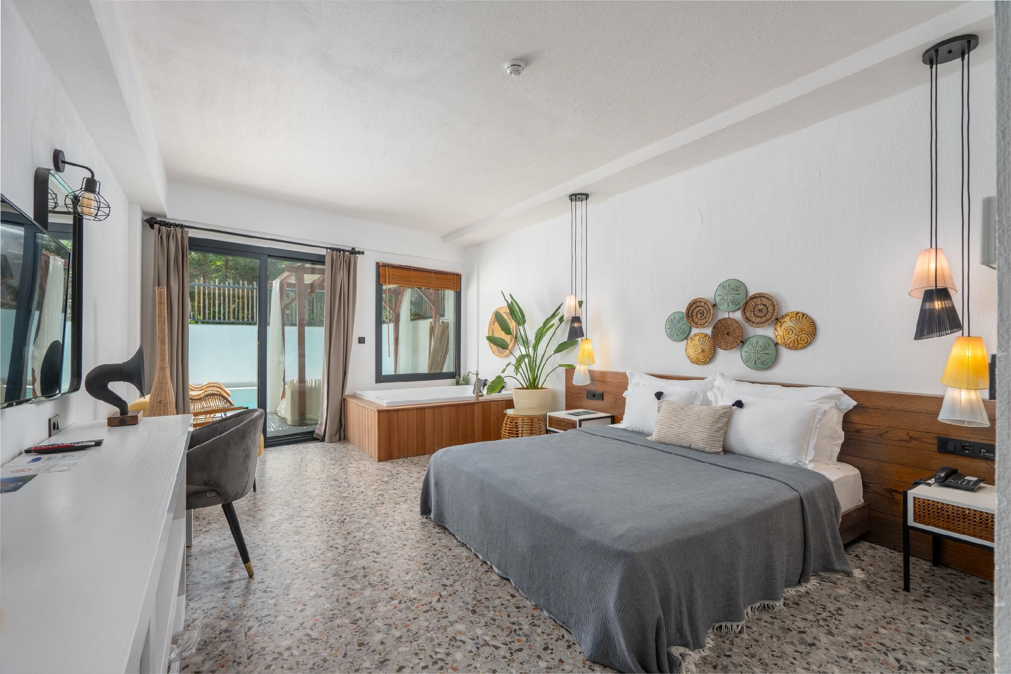 Royal Honeymoon Suite