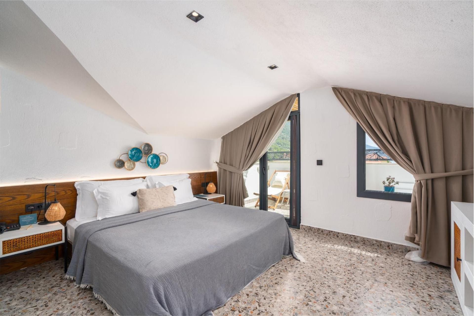 Honeymoon Room