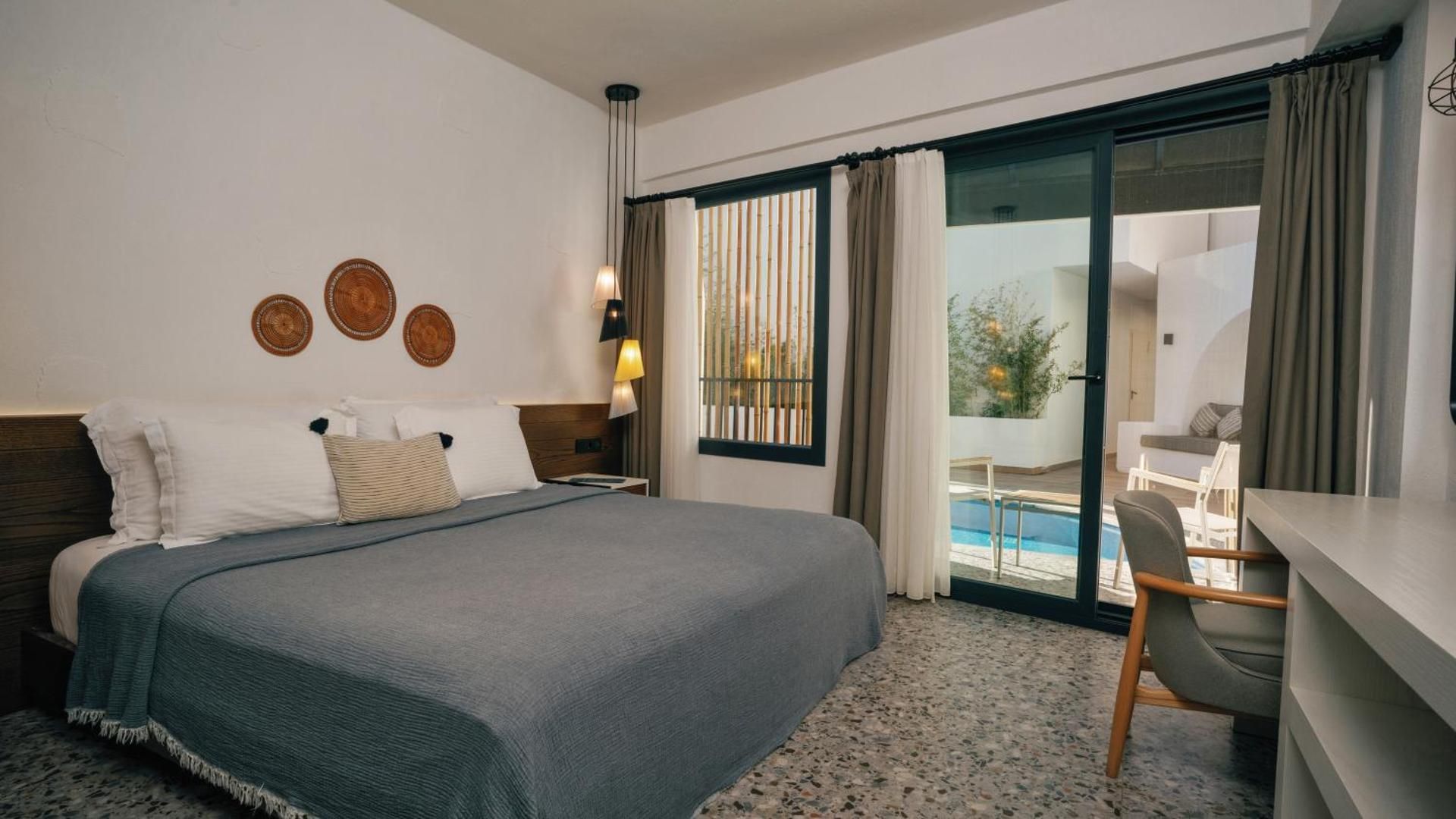 Swim Up Room with Shared Pool