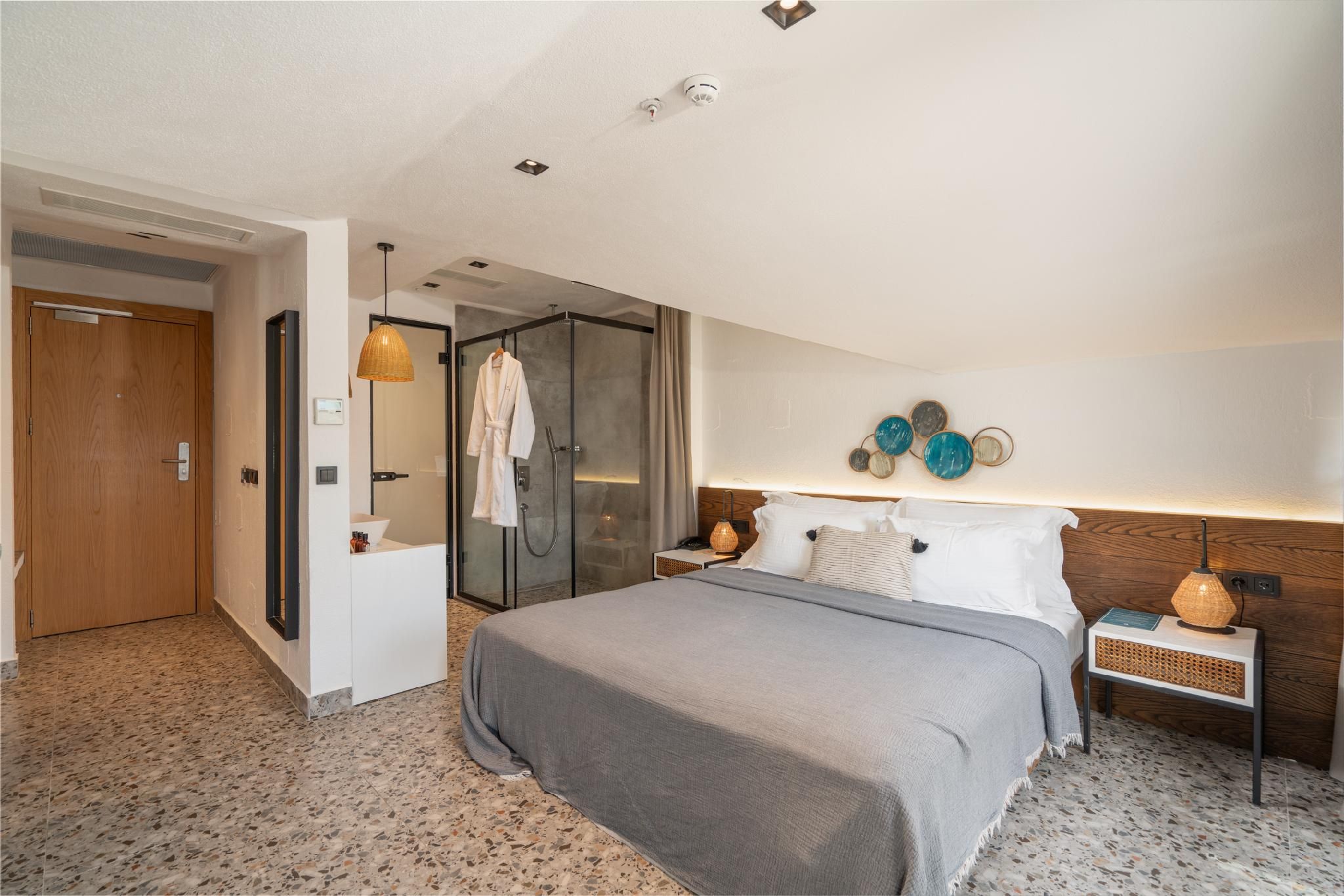 Honeymoon Room with Outdoor Jacuzzi