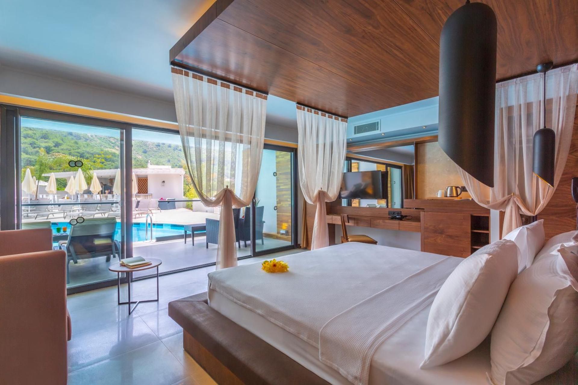 Suite with Private Pool