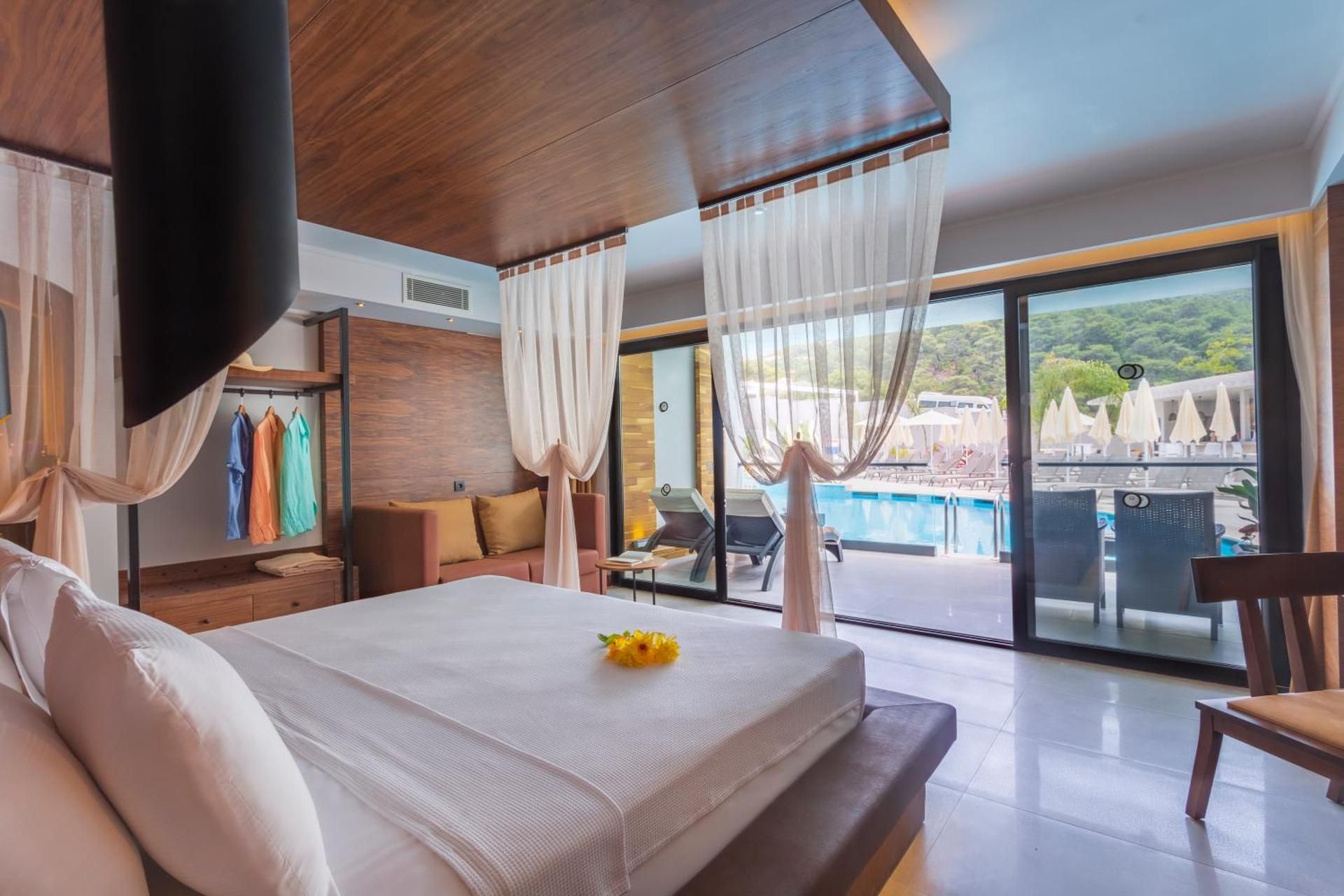 Suite with Private Pool