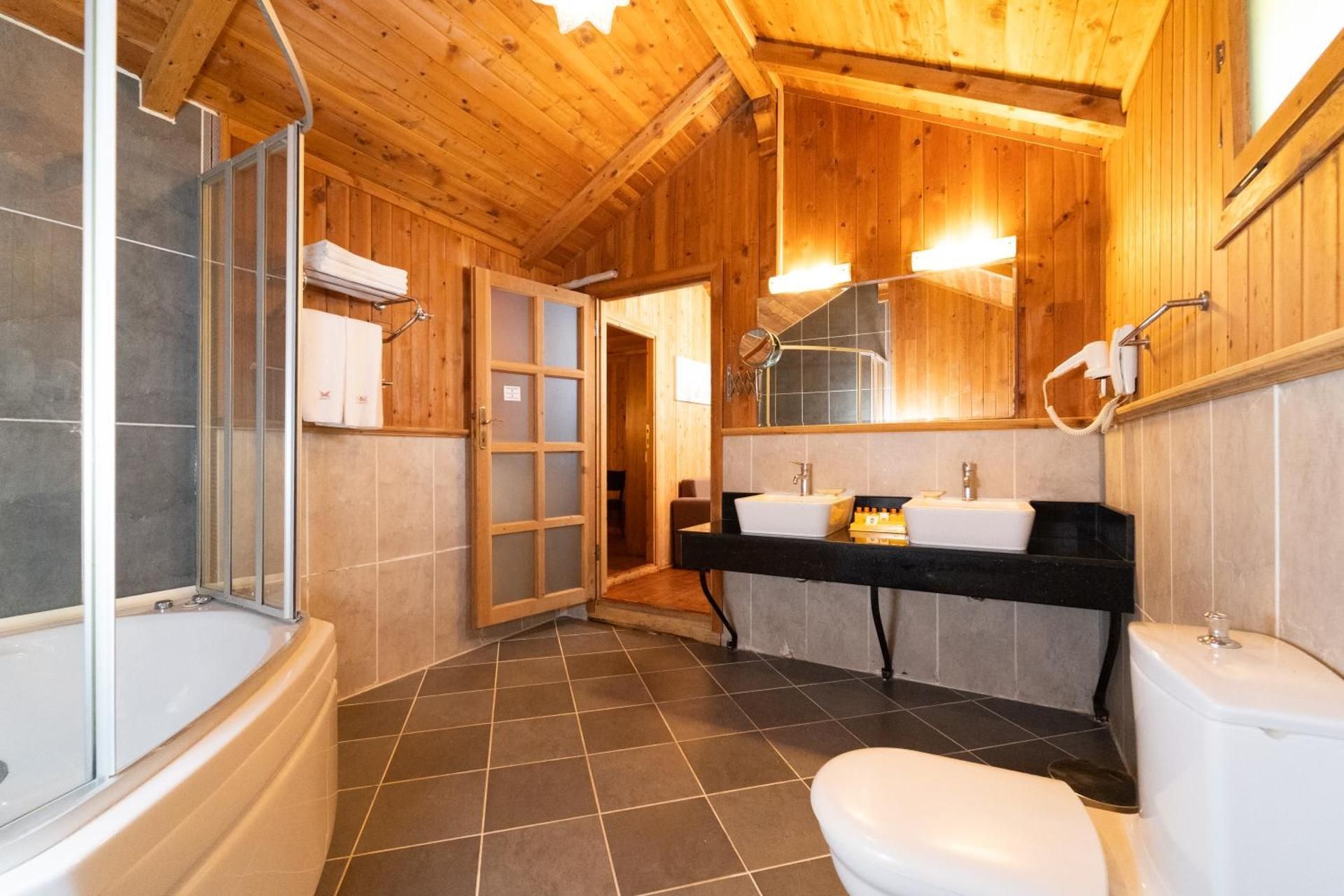 Garden Suite