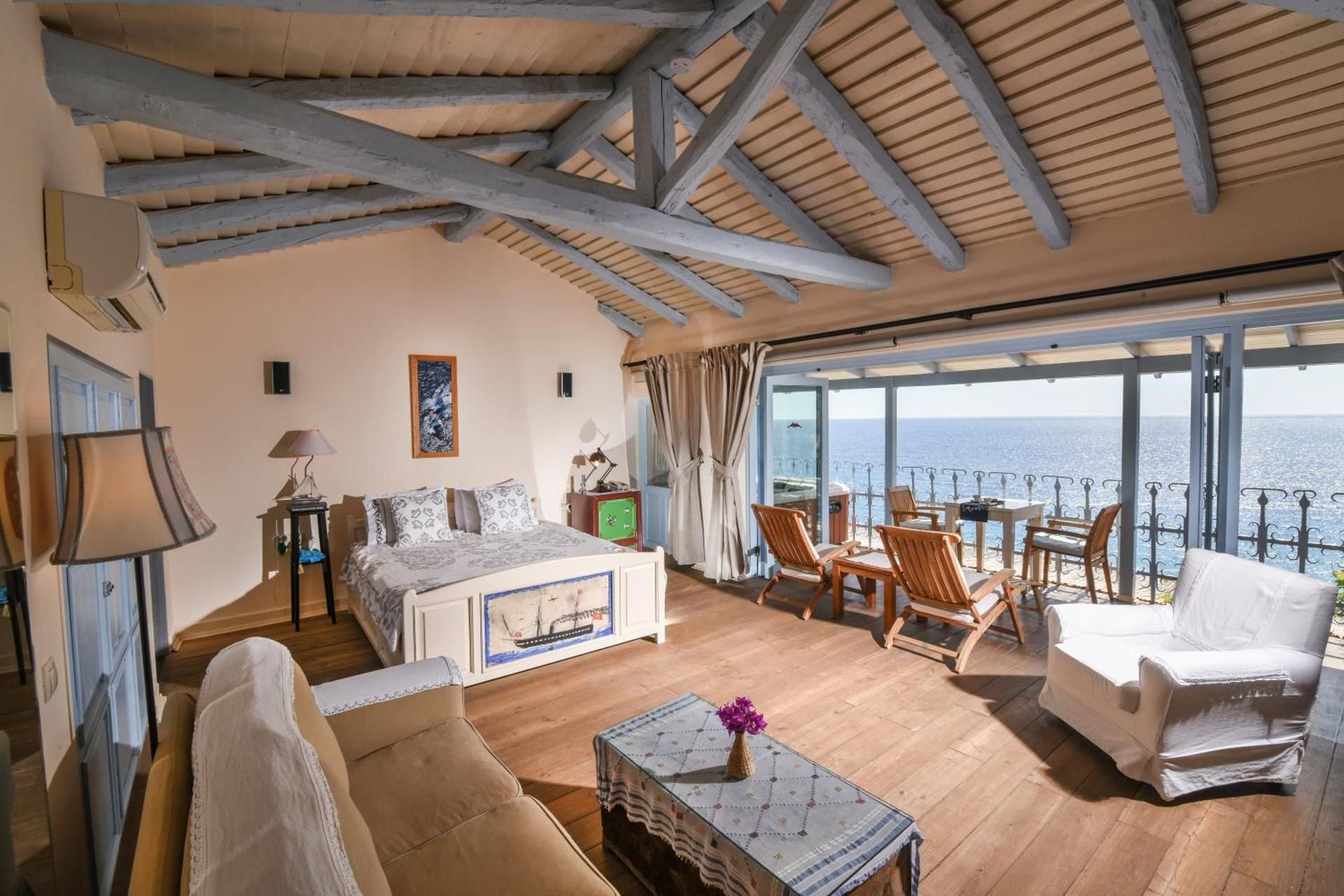 Deluxe Double Room with Balcony and Sea View