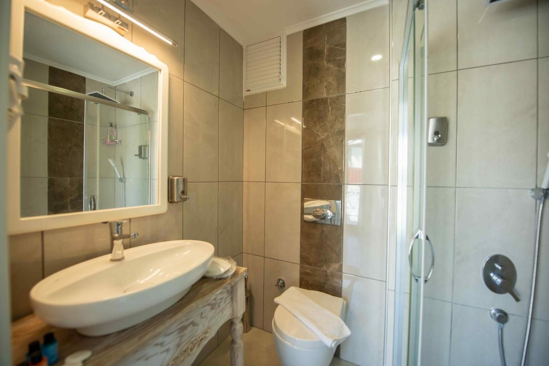 Deluxe Double Room with Balcony and Sea View