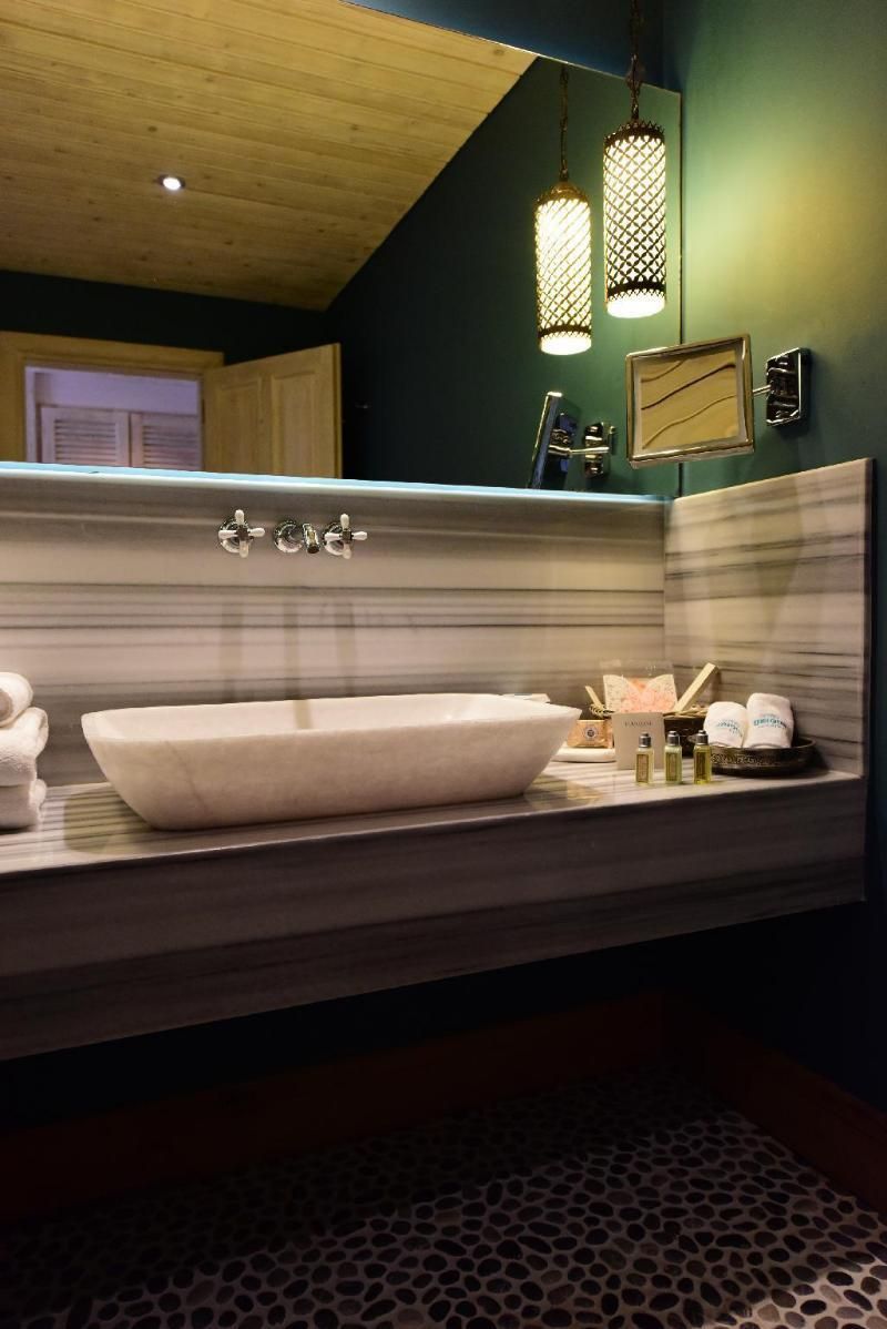 Hotel Unique - Adult Only - Boutique Class Queen Suite Sea View with Jacuzzi 2