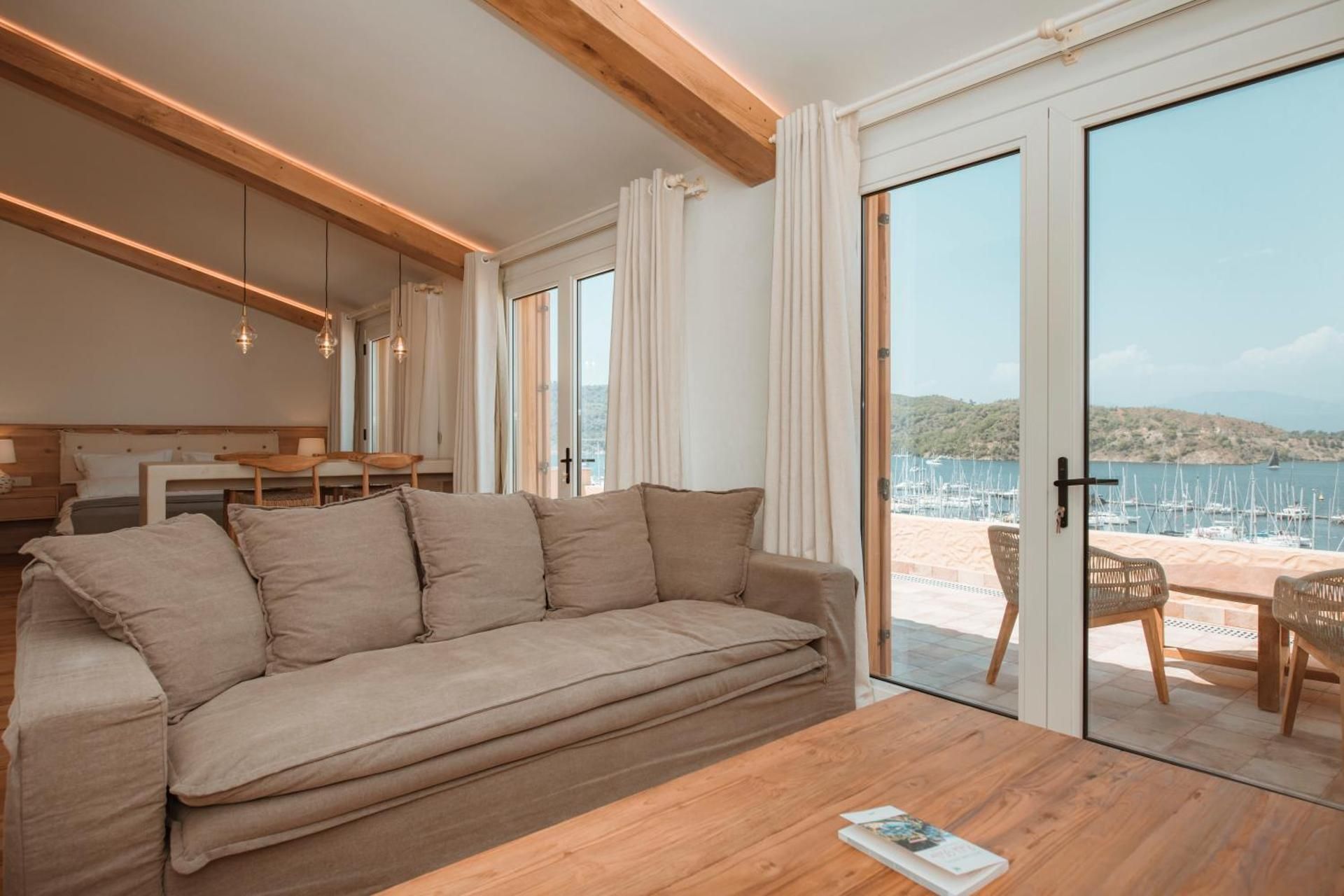 Mandarin House ( Annex ) | Loft Room