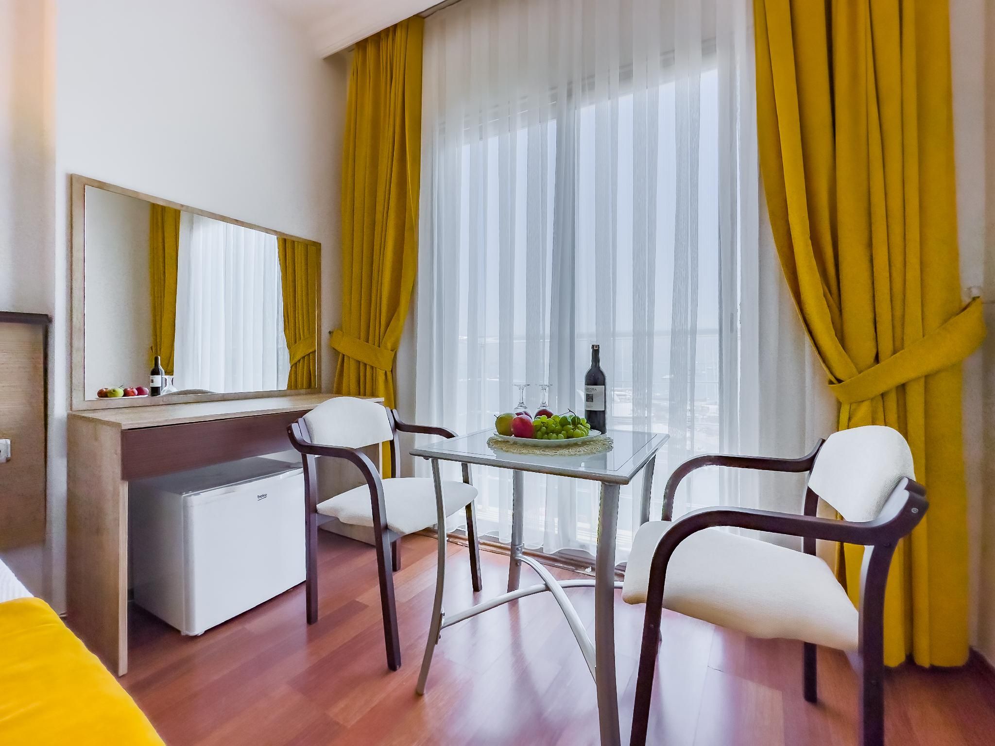 Dedeoğlu Port Hotel Twin Room with View 2