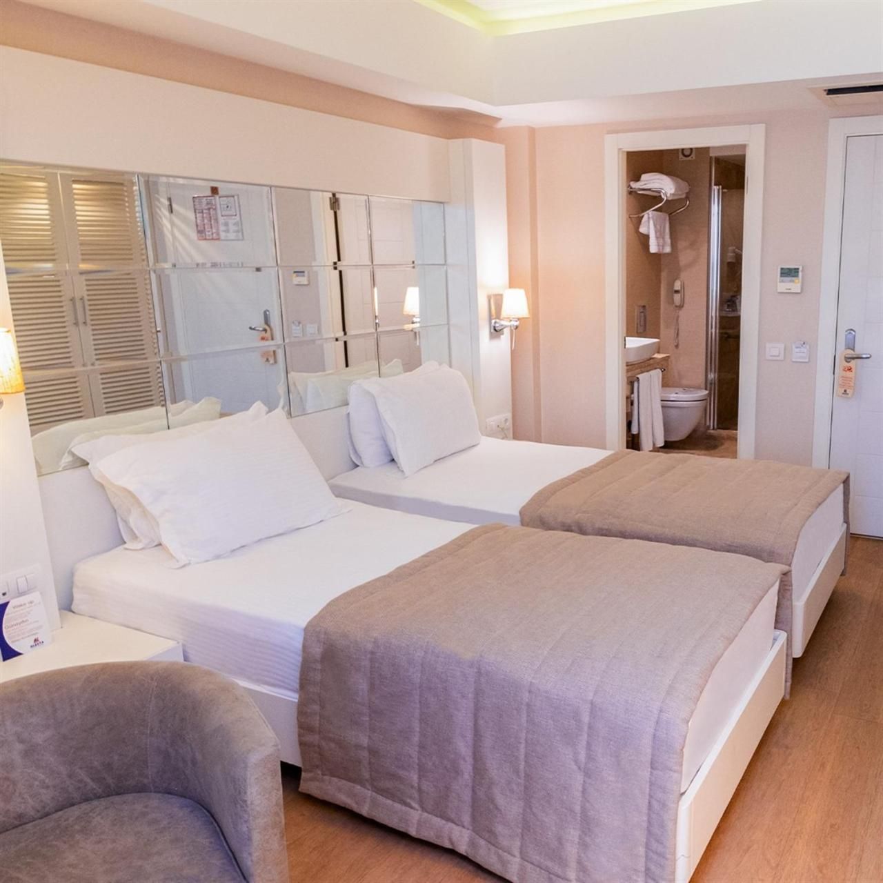 Alesta Yacht Hotel Sea View Suite