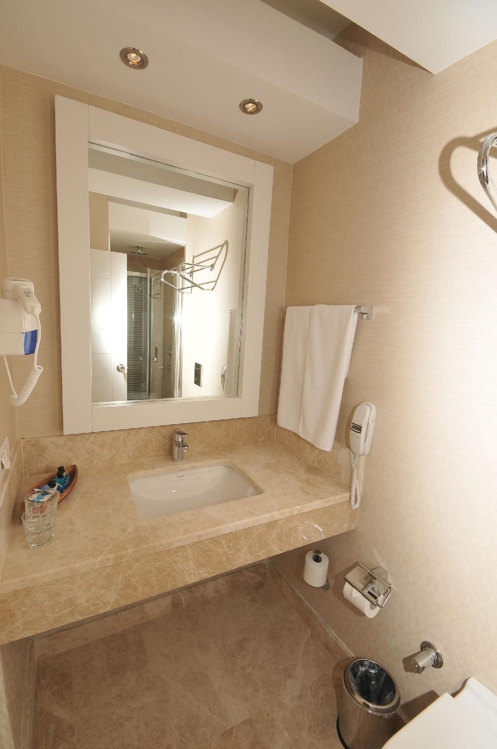 Alesta Yacht Hotel Standard Room 2