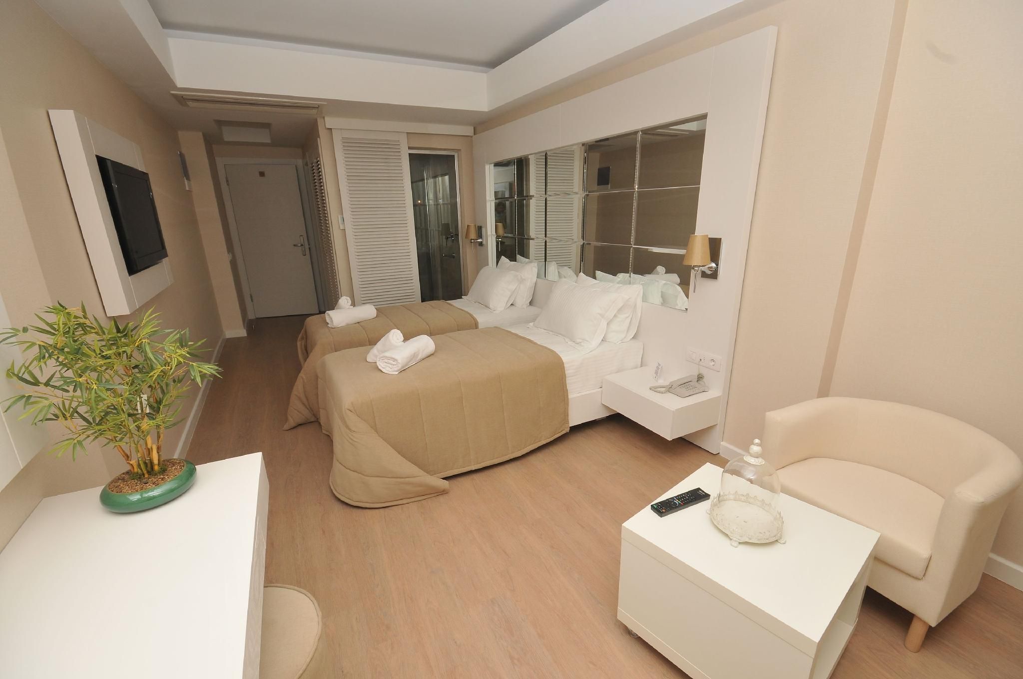 Alesta Yacht Hotel Standard Room 3