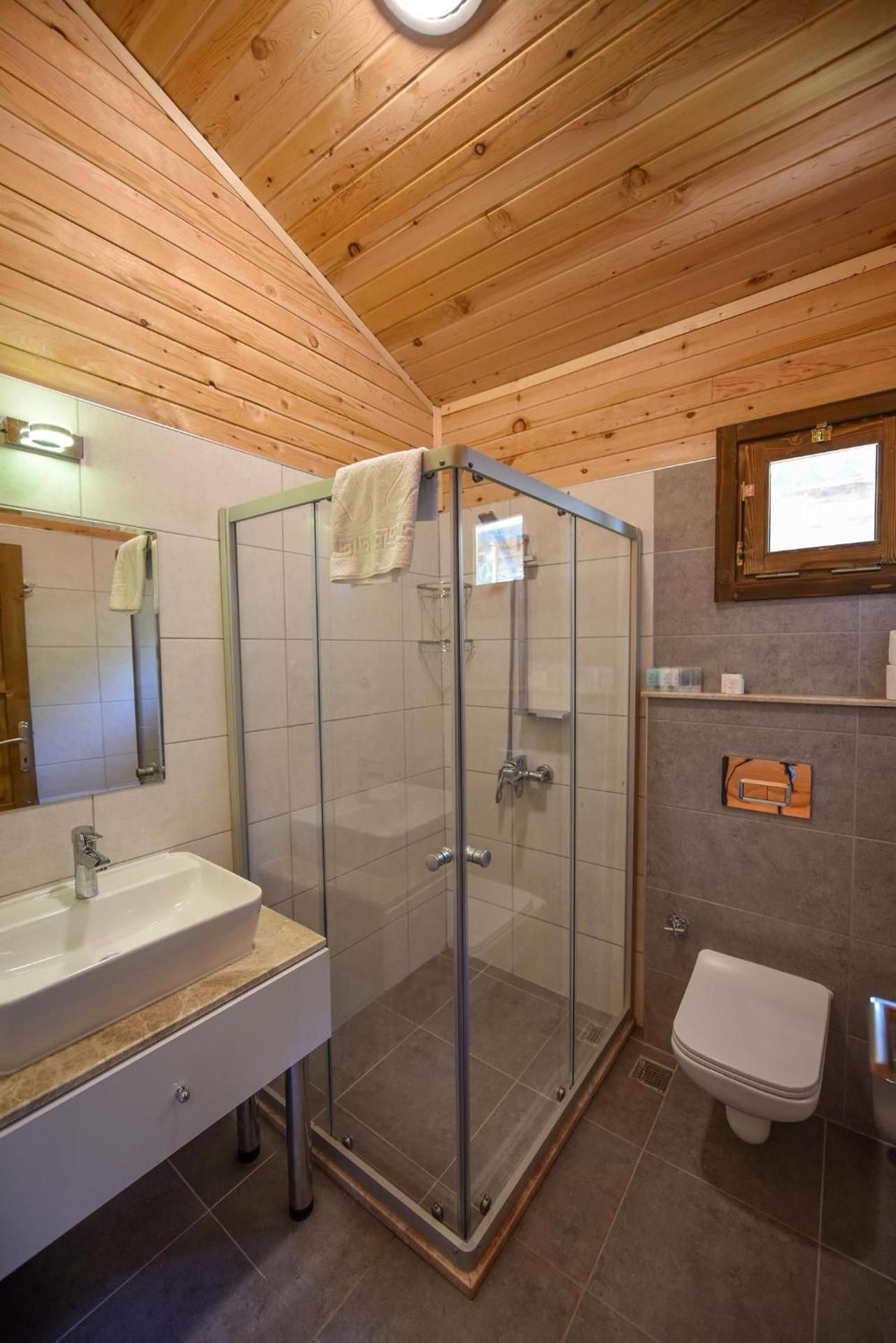 Sea Valley Lodge