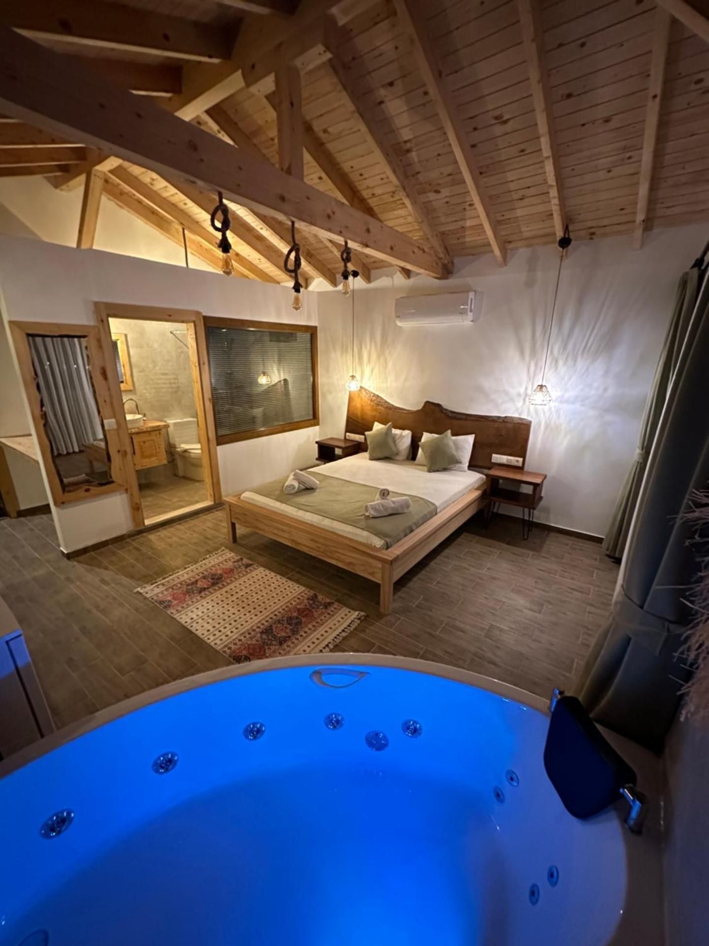 Faralya Misafir Evi Deluxe Room with Jacuzzi 3