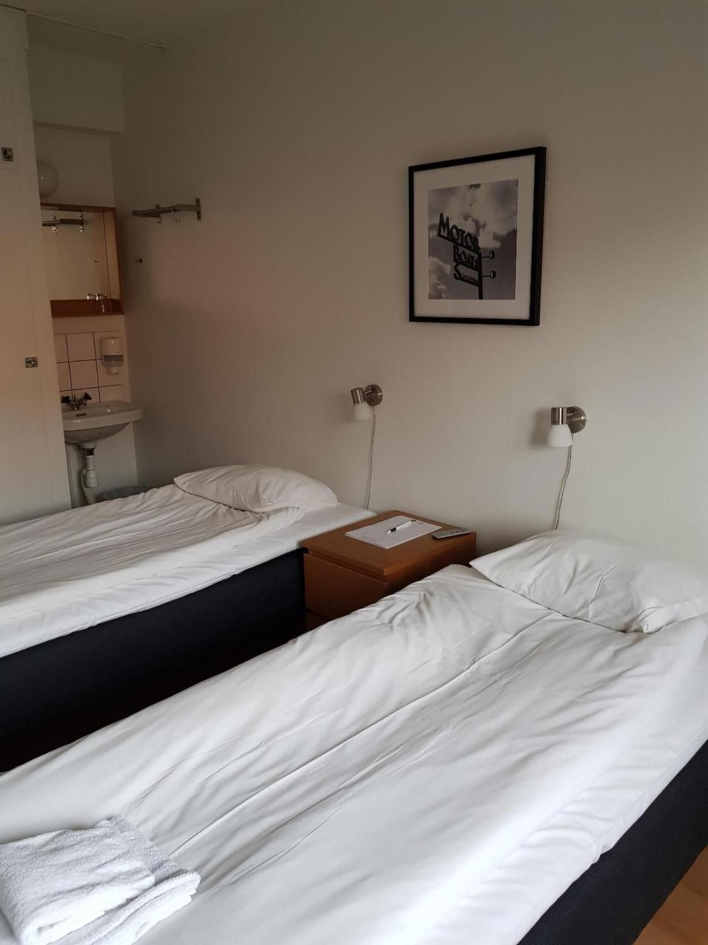 Lilla Hotellet Double or Twin Room with Shared Bathroom 3