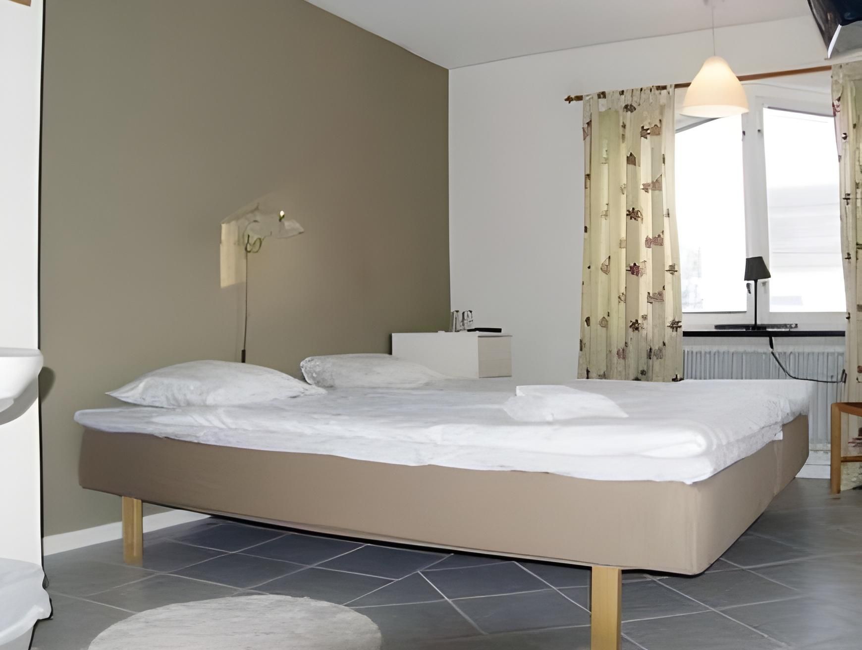 Lilla Hotellet Double or Twin Room with Shared Bathroom 2