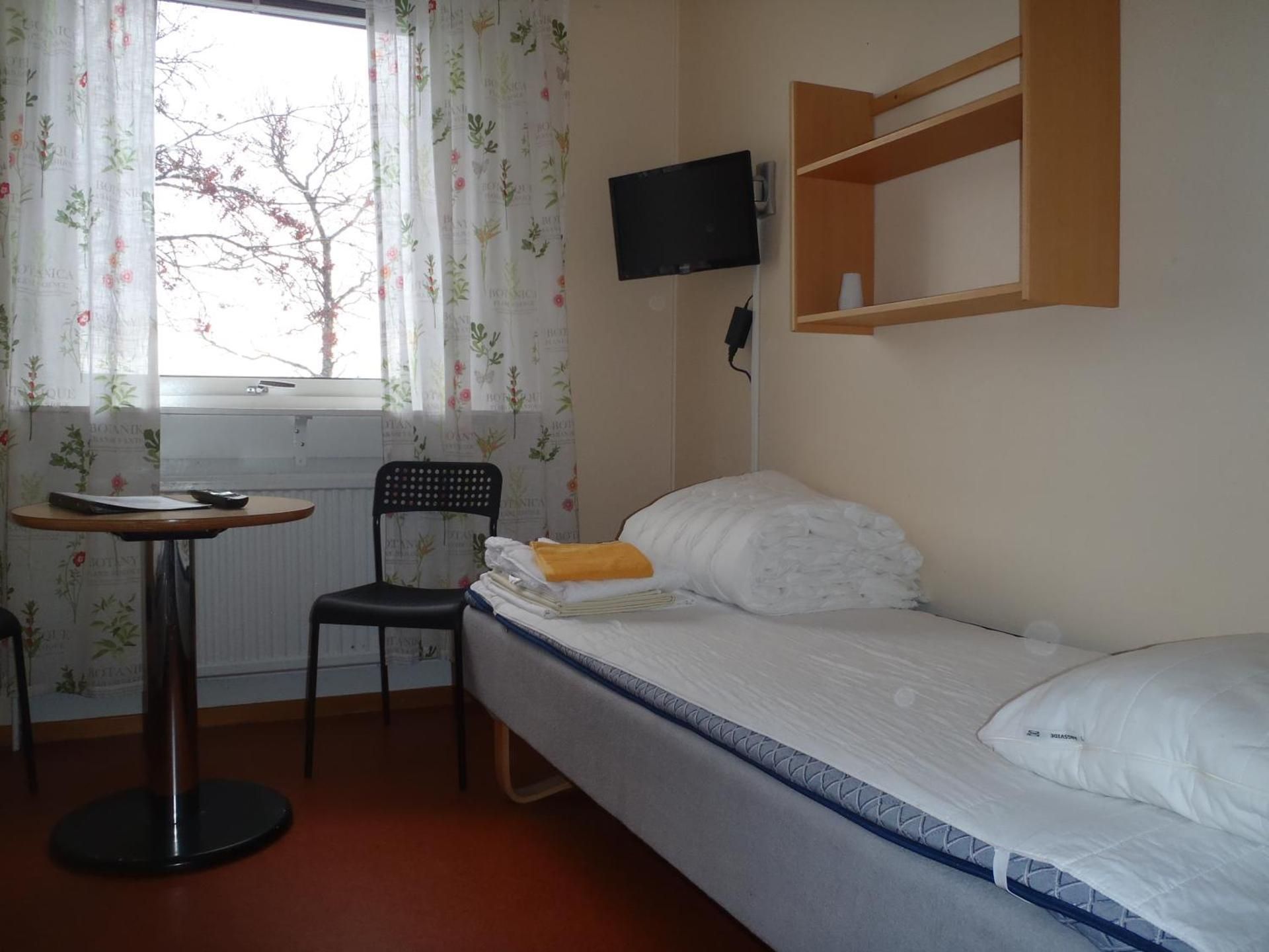 Economy Twin Room with Shared Bathroom