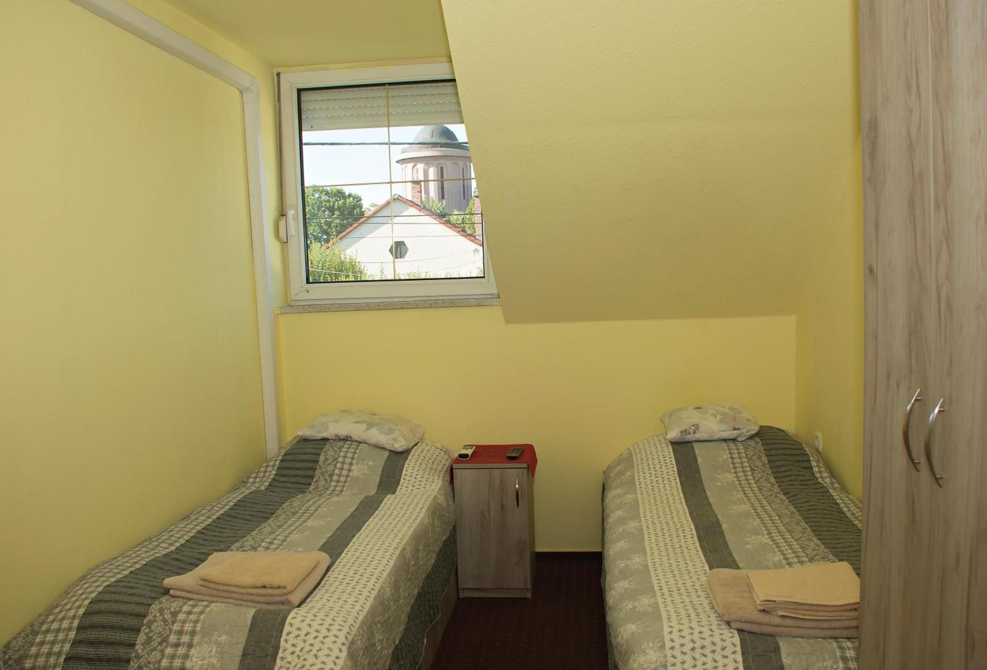 Twin Room with Private External Bathroom