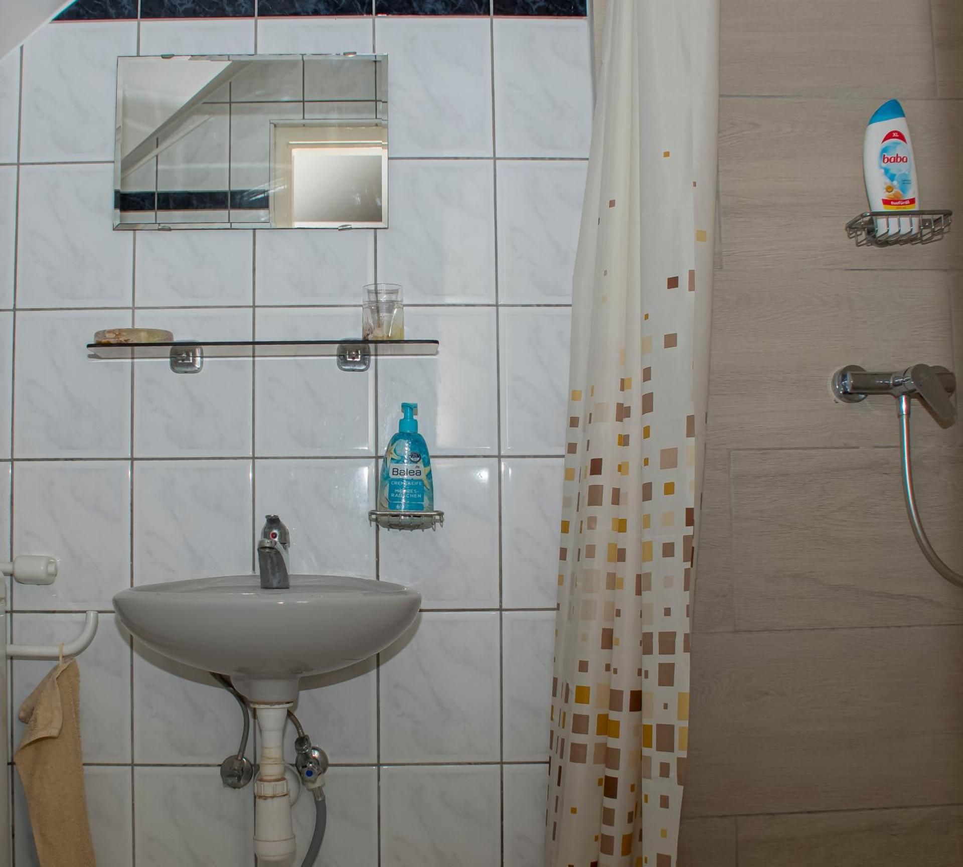 Twin Room with Private External Bathroom