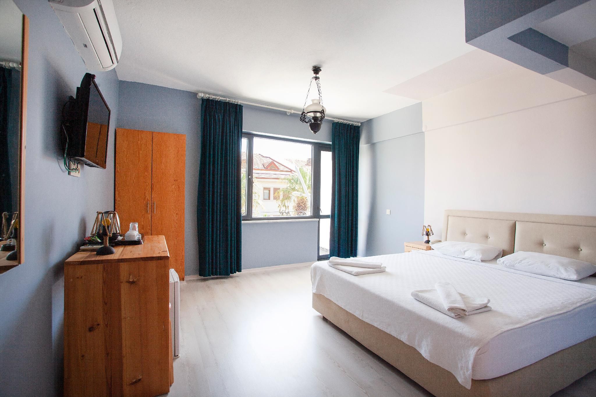 Zephyros City Otel Deluxe Room Balcony