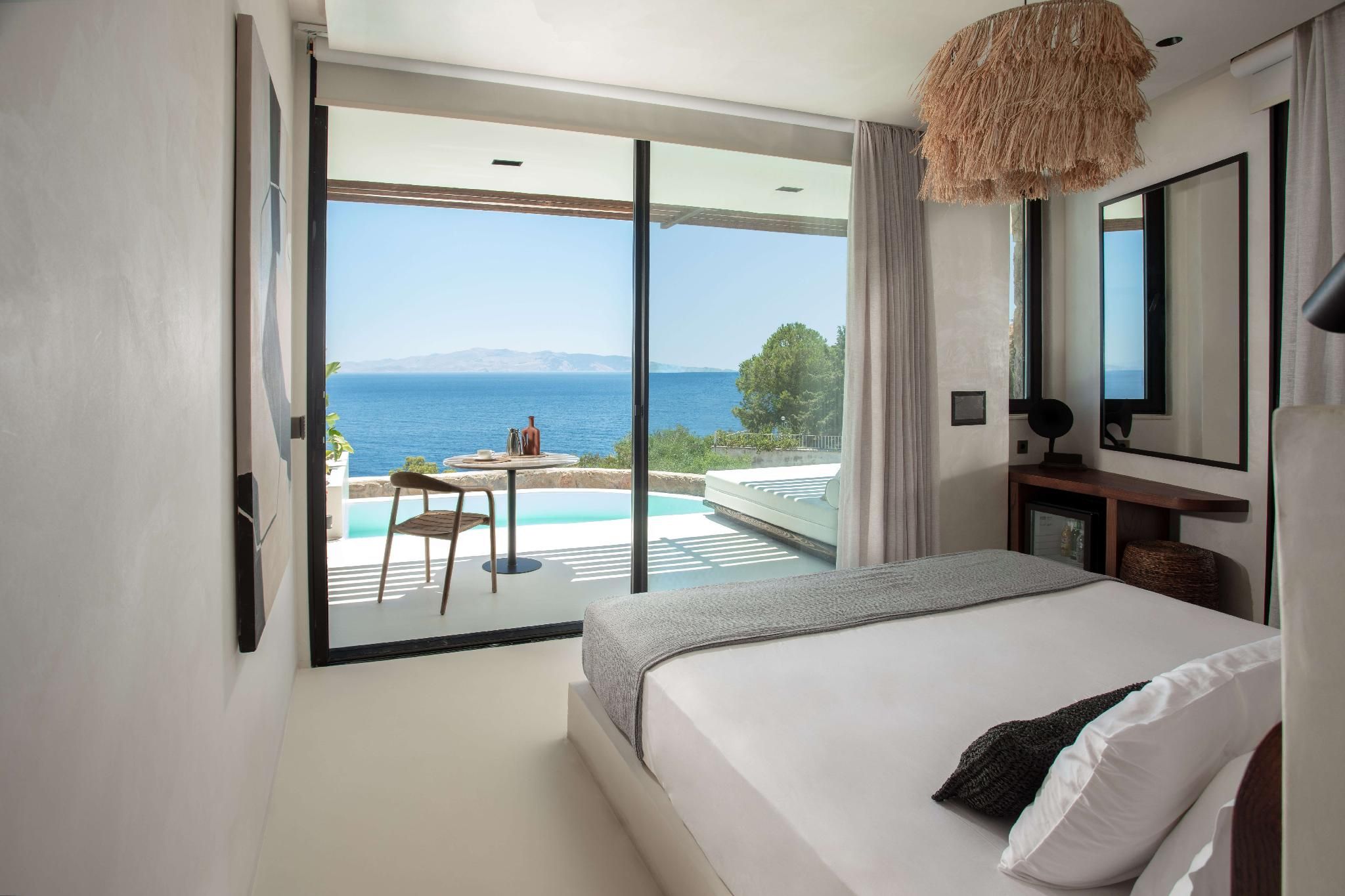 Exclusive Room with Private Pool and Sea View